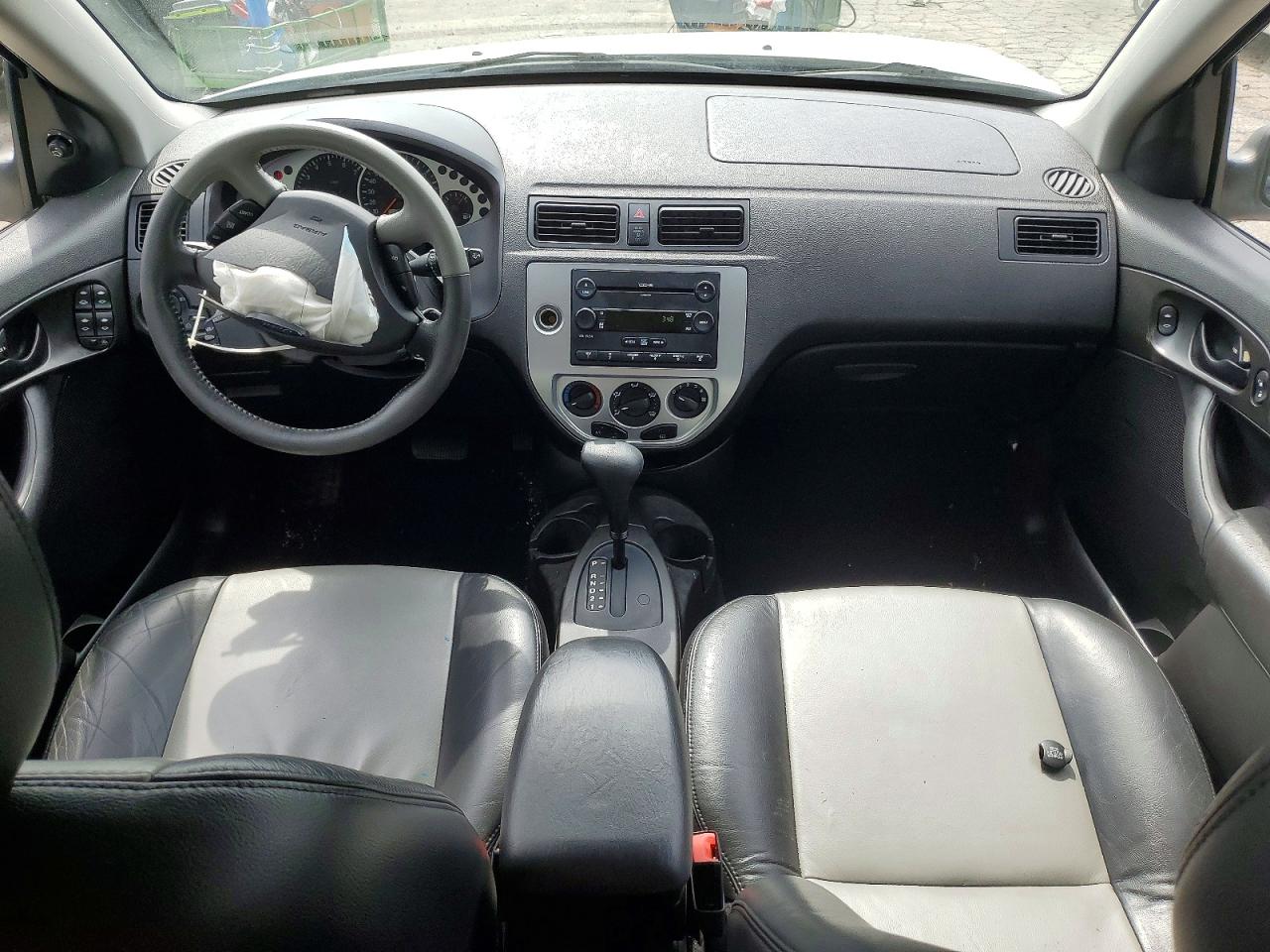2007 Ford Focus Zx4 White vin: 1FAFP34N67W244505
