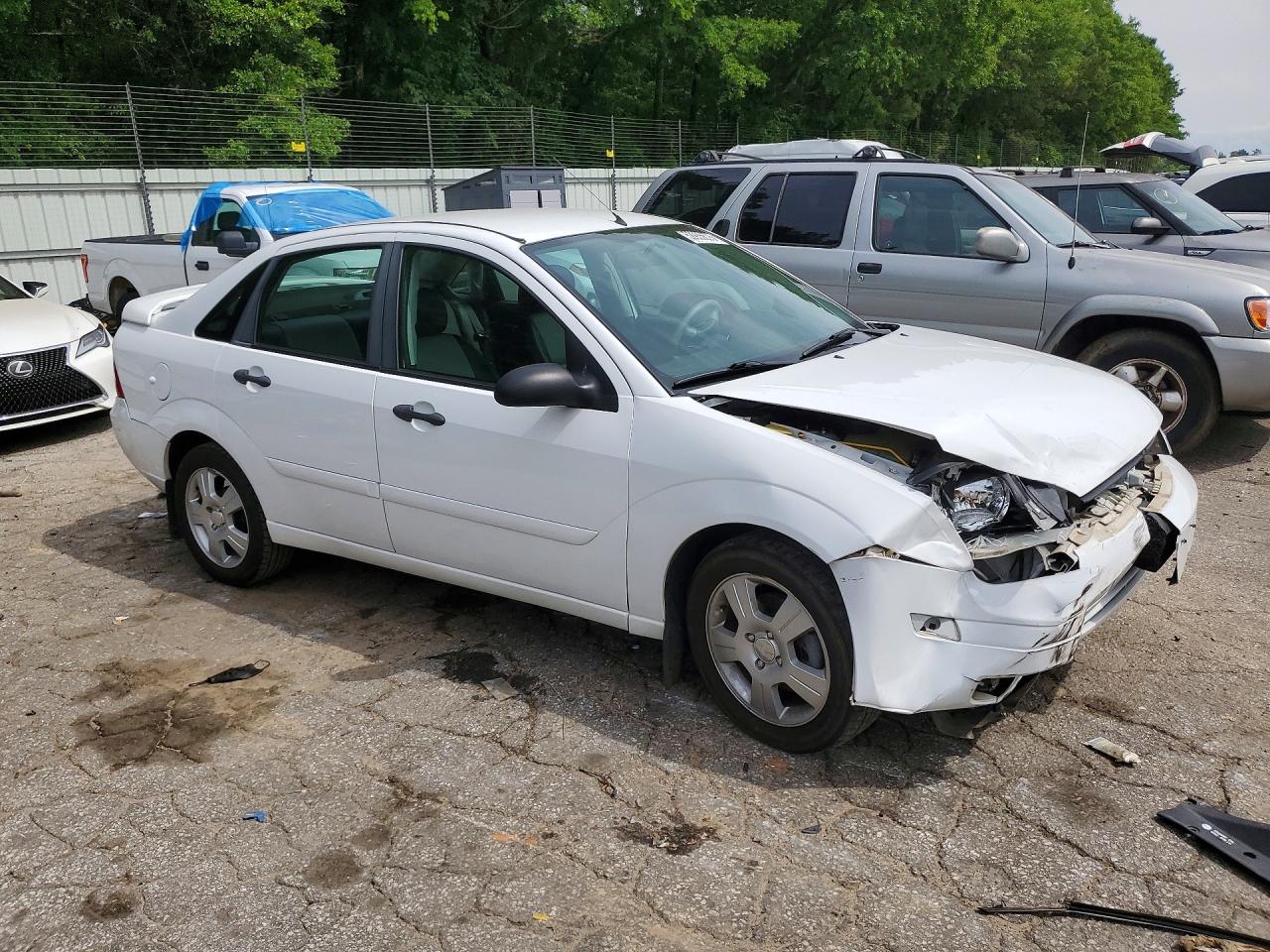 2007 Ford Focus Zx4 White vin: 1FAFP34N67W244505