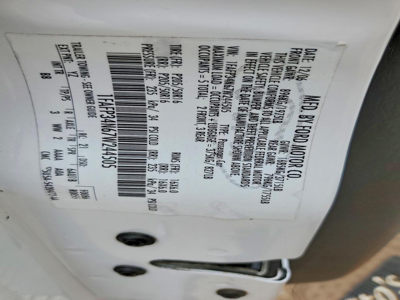 2007 Ford Focus Zx4 White vin: 1FAFP34N67W244505