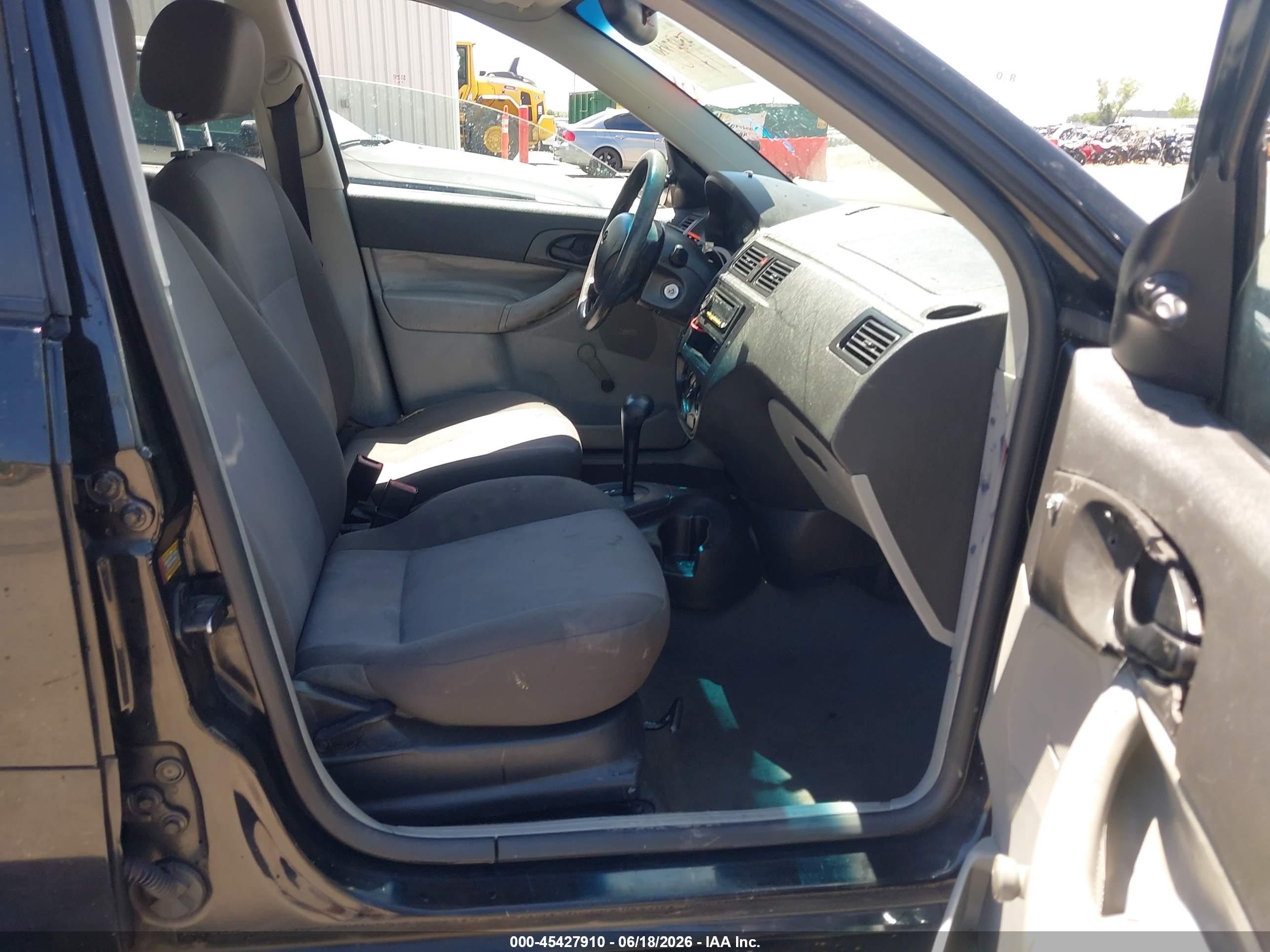 2007 Ford Focus S/se/ses Black vin: 1FAFP34N67W248179