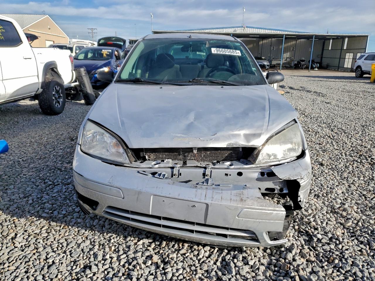 2007 Ford Focus Zx4 Silver vin: 1FAFP34N67W302015
