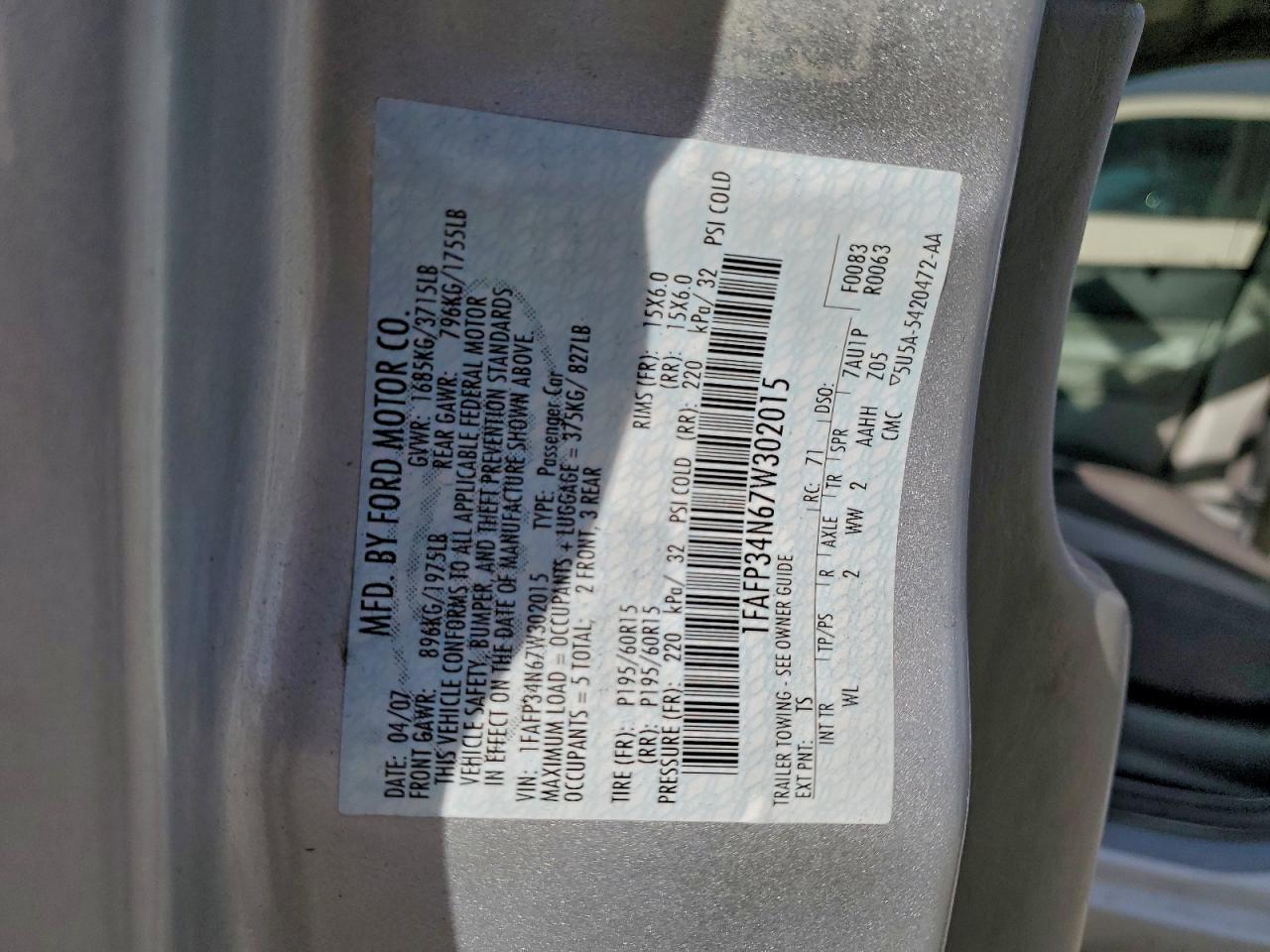 2007 Ford Focus Zx4 Silver vin: 1FAFP34N67W302015
