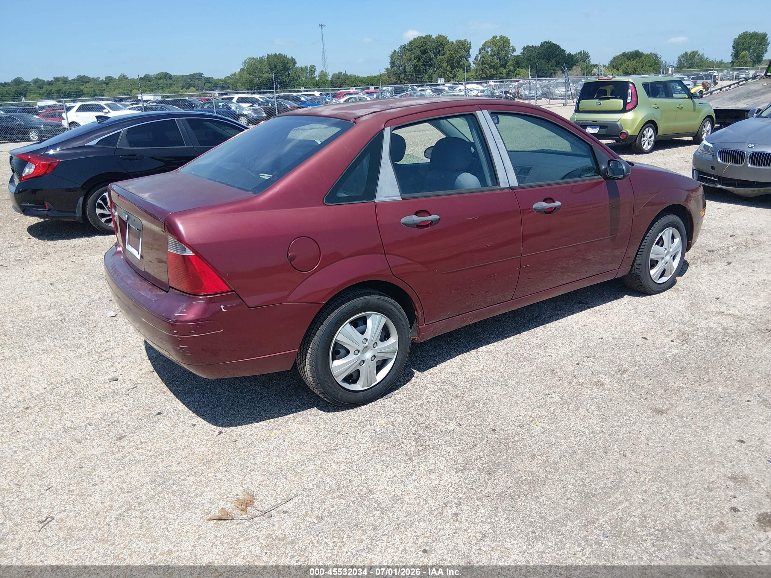 2007 Ford Focus S/se/ses Red vin: 1FAFP34N67W313323