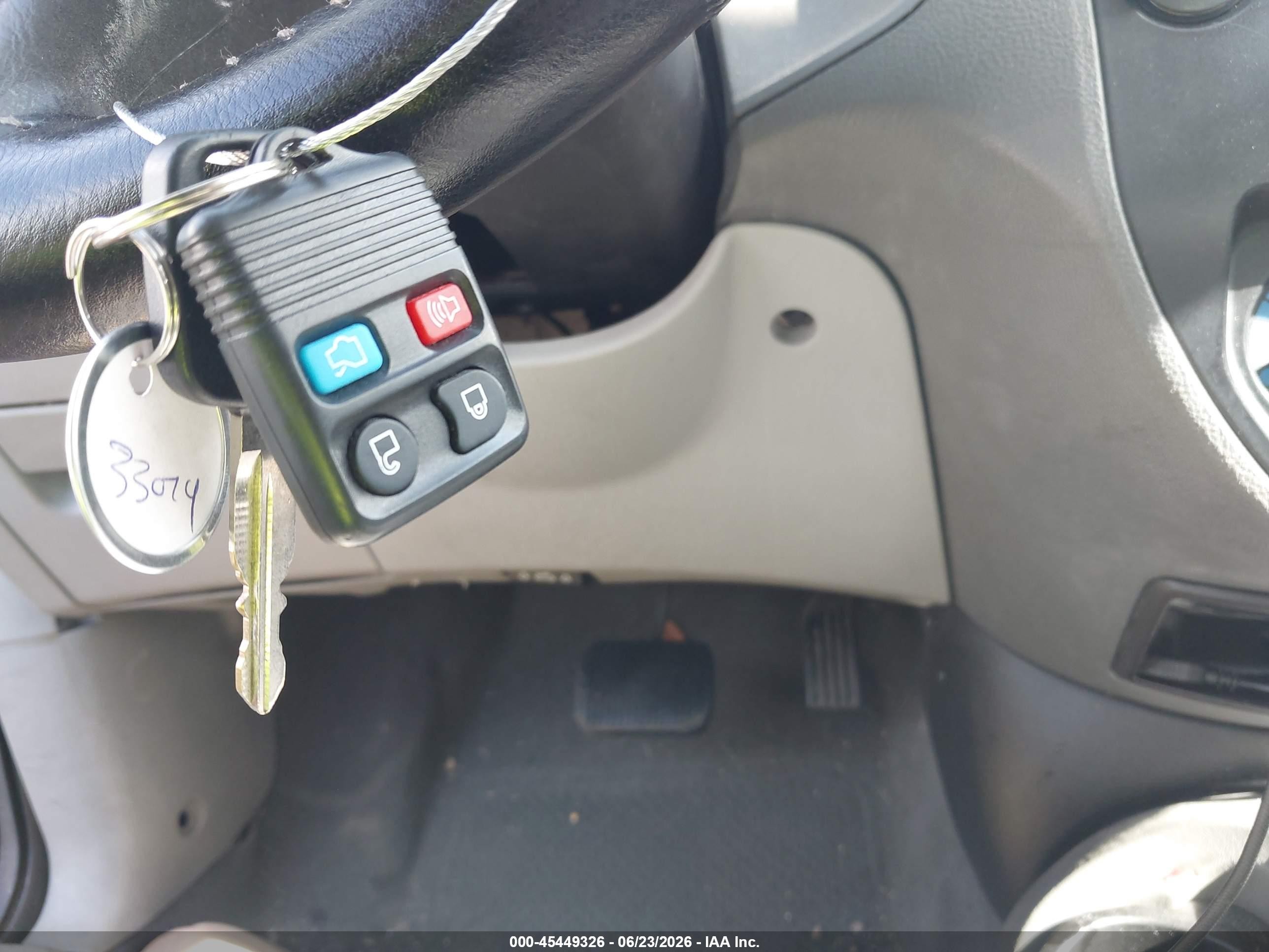 2005 Ford Focus Zx4 Gray vin: 1FAFP34N75W106940