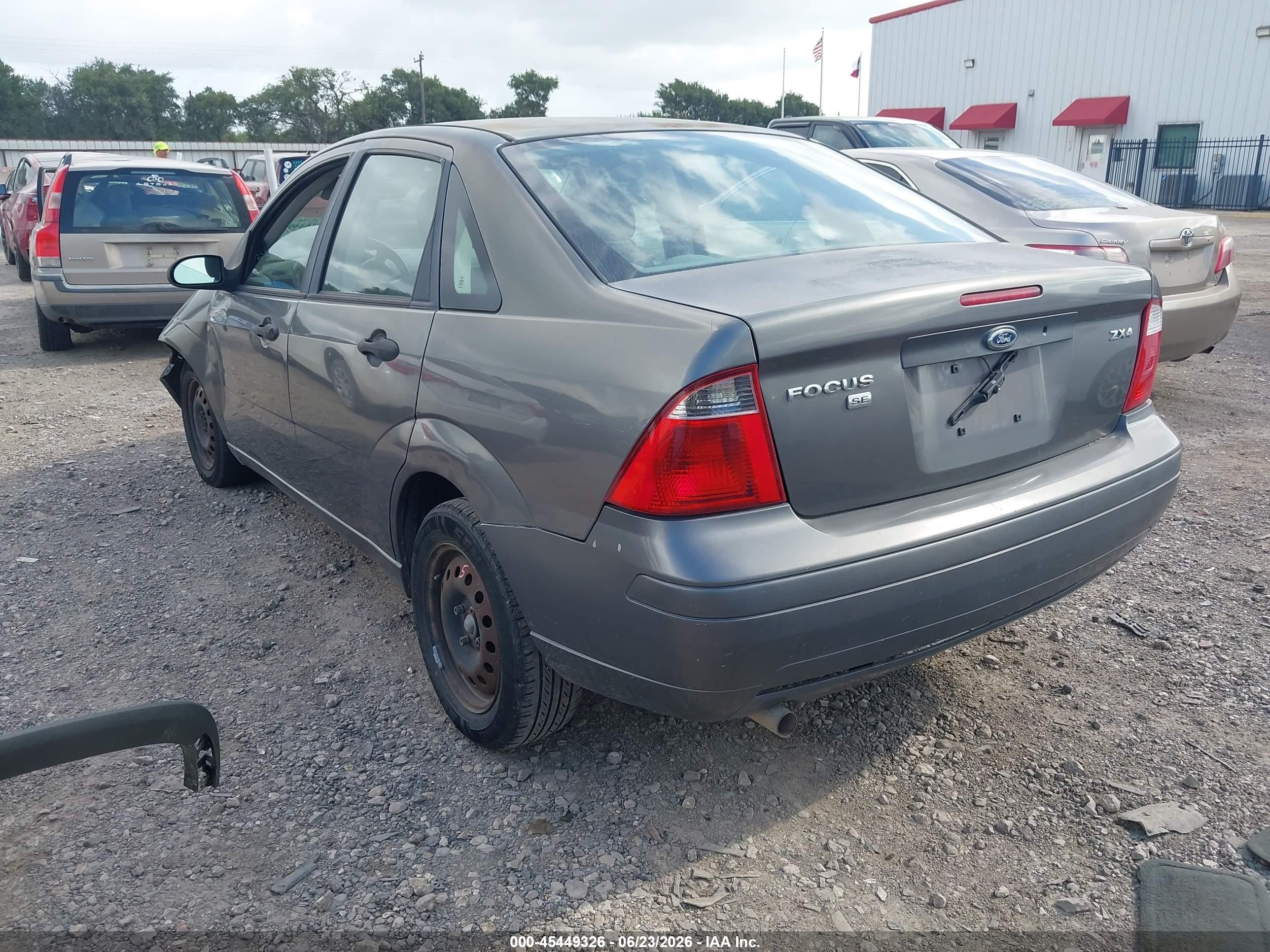 2005 Ford Focus Zx4 Gray vin: 1FAFP34N75W106940