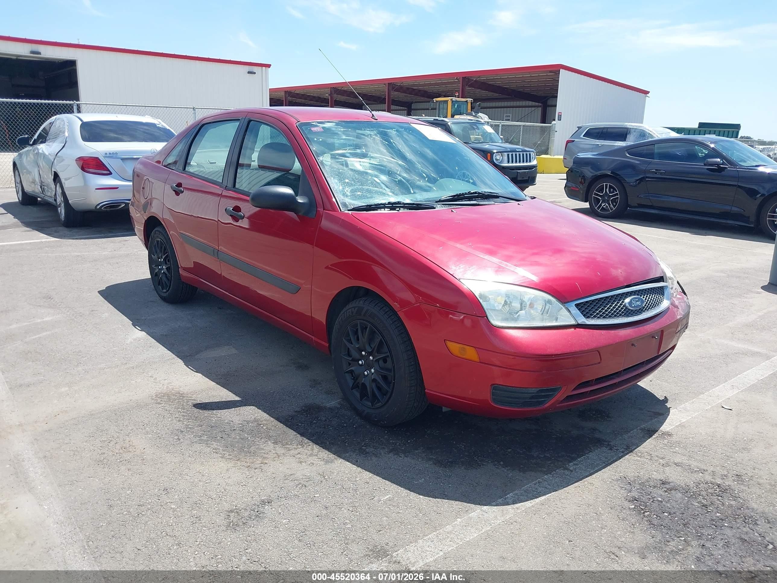2005 Ford Focus Zx4 Red vin: 1FAFP34N75W109613