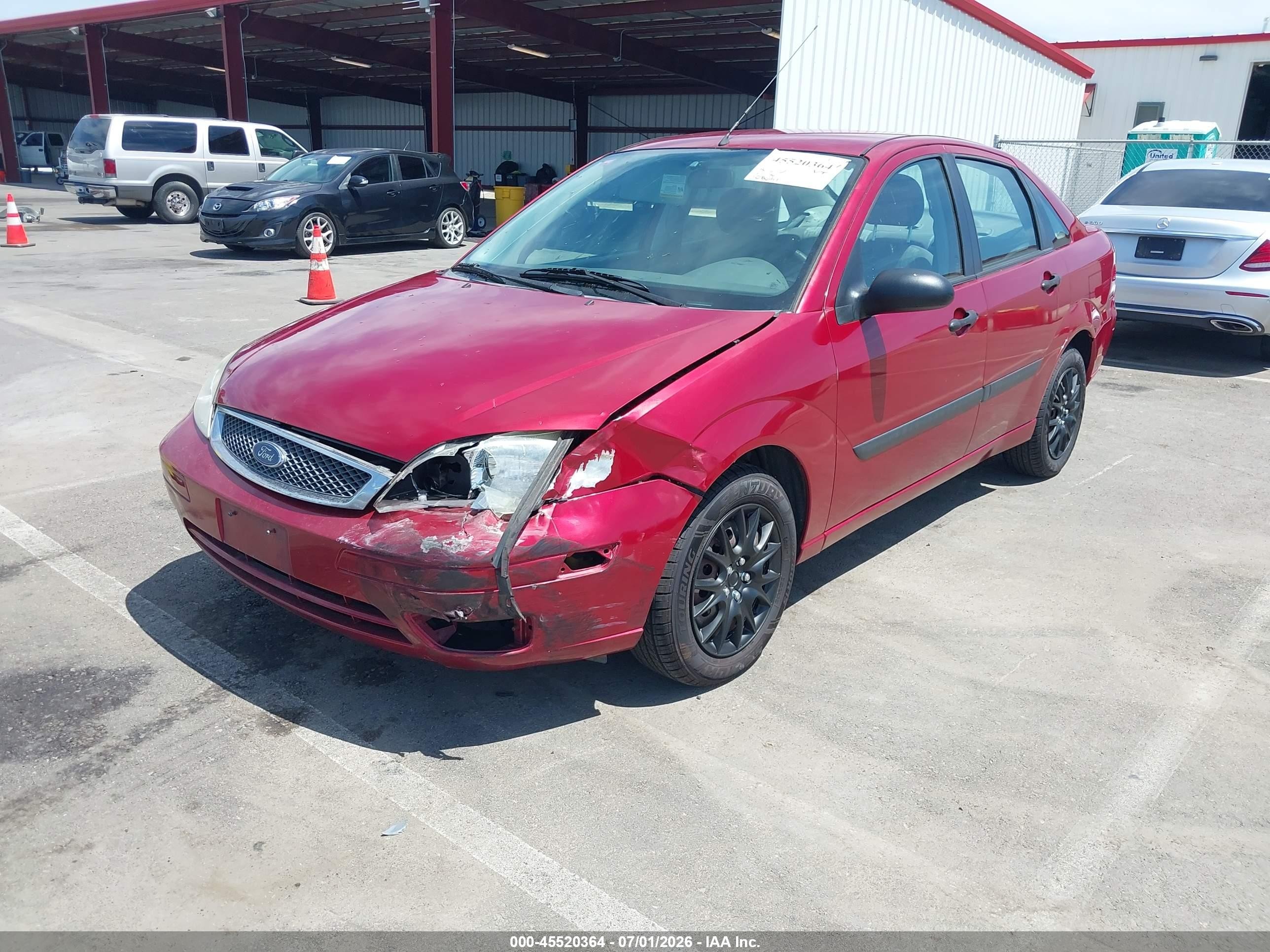 2005 Ford Focus Zx4 Red vin: 1FAFP34N75W109613
