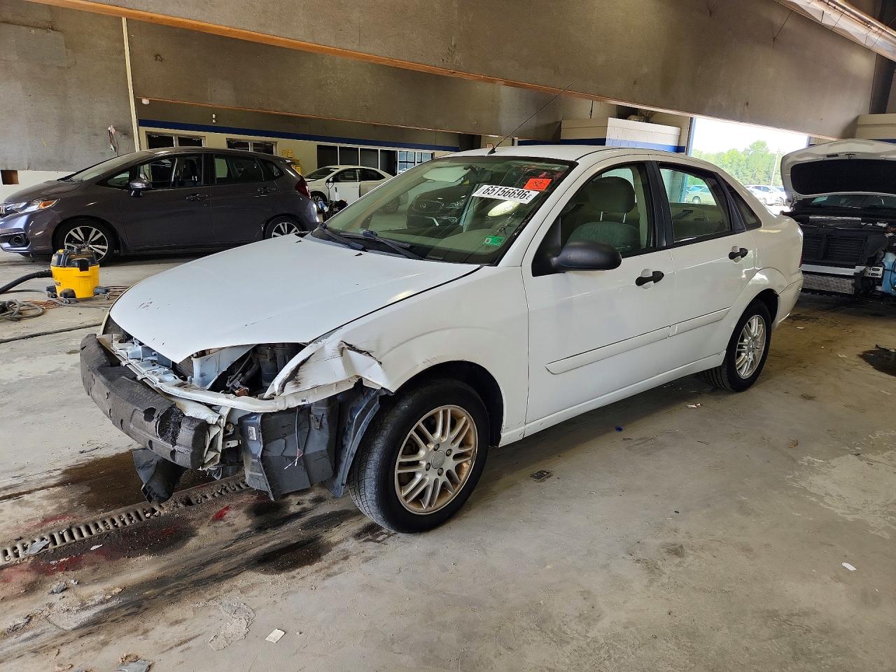 2005 Ford Focus Zx4 Белый vin: 1FAFP34N75W147276