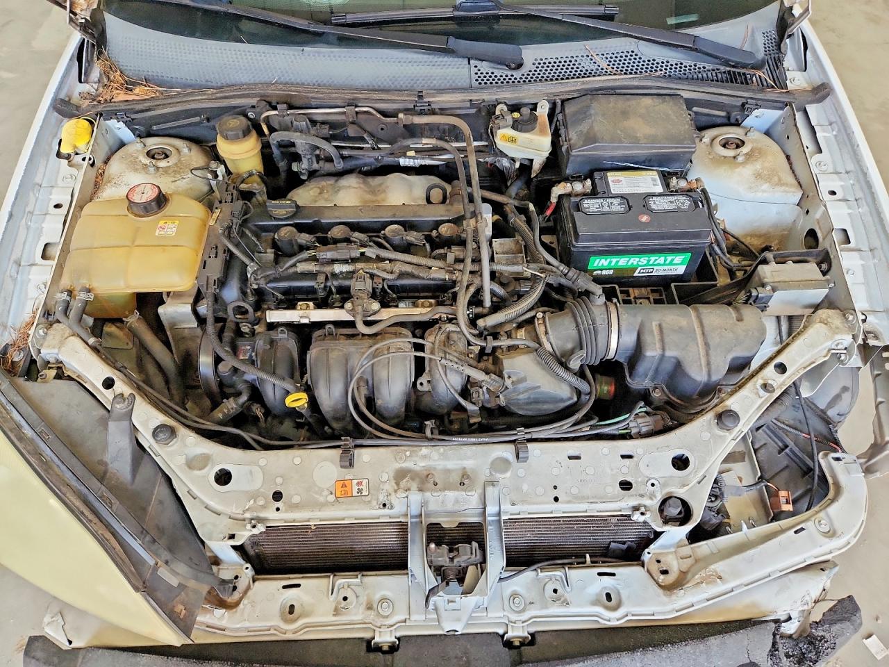 2005 Ford Focus Zx4 White vin: 1FAFP34N75W147276