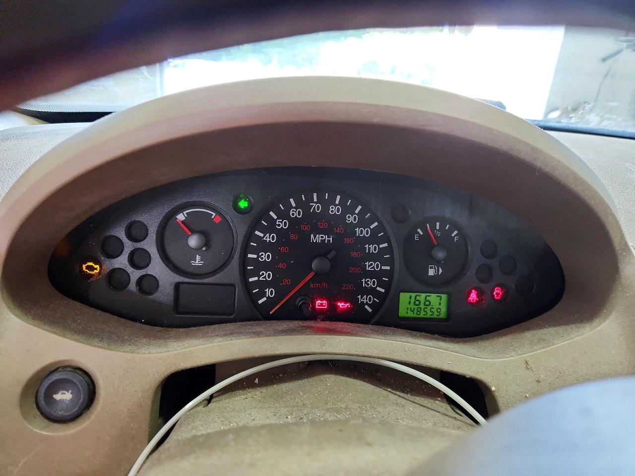 2005 Ford Focus Zx4 White vin: 1FAFP34N75W147276