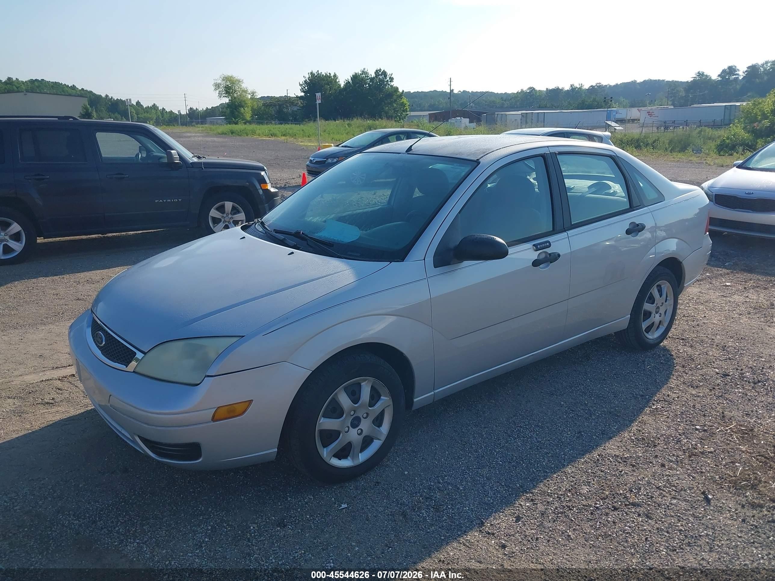 2005 Ford Focus Zx4 Серебряный vin: 1FAFP34N75W154289