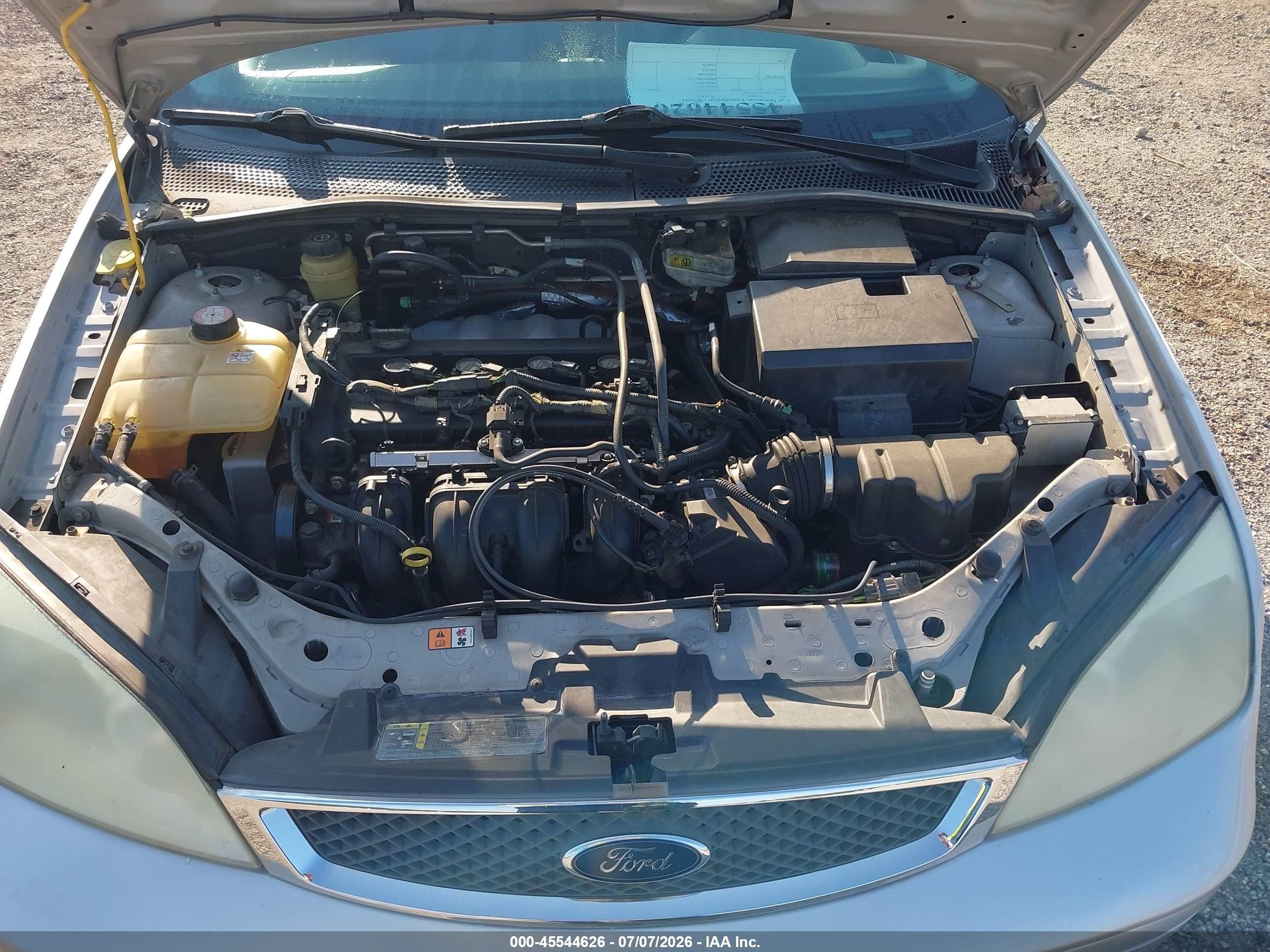 2005 Ford Focus Zx4 Серебряный vin: 1FAFP34N75W154289