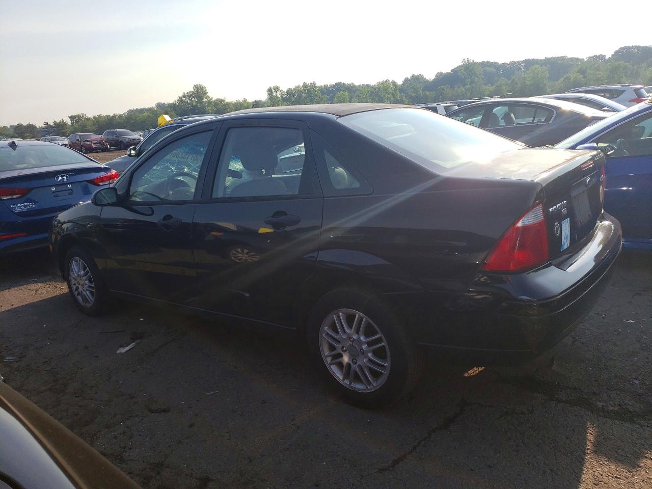 2005 Ford Focus Zx4 Black vin: 1FAFP34N75W172372