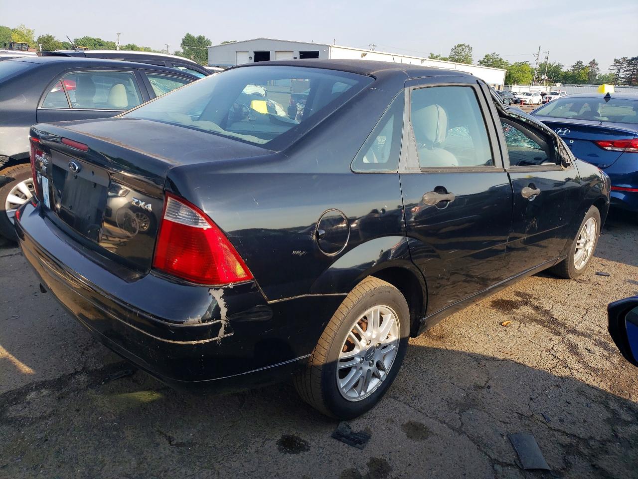 2005 Ford Focus Zx4 Black vin: 1FAFP34N75W172372