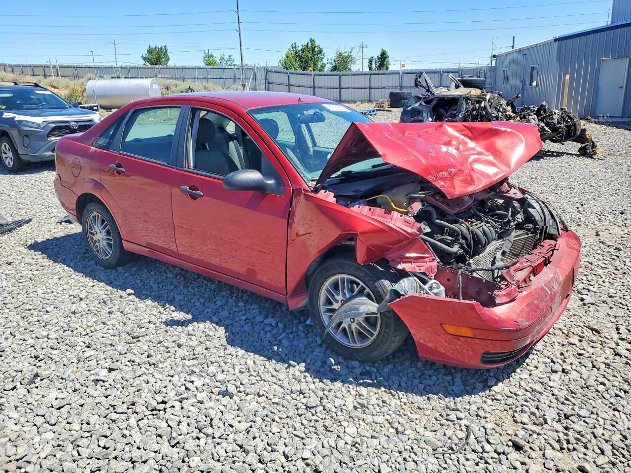 2005 Ford Focus Zx4 Burgundy vin: 1FAFP34N75W178320
