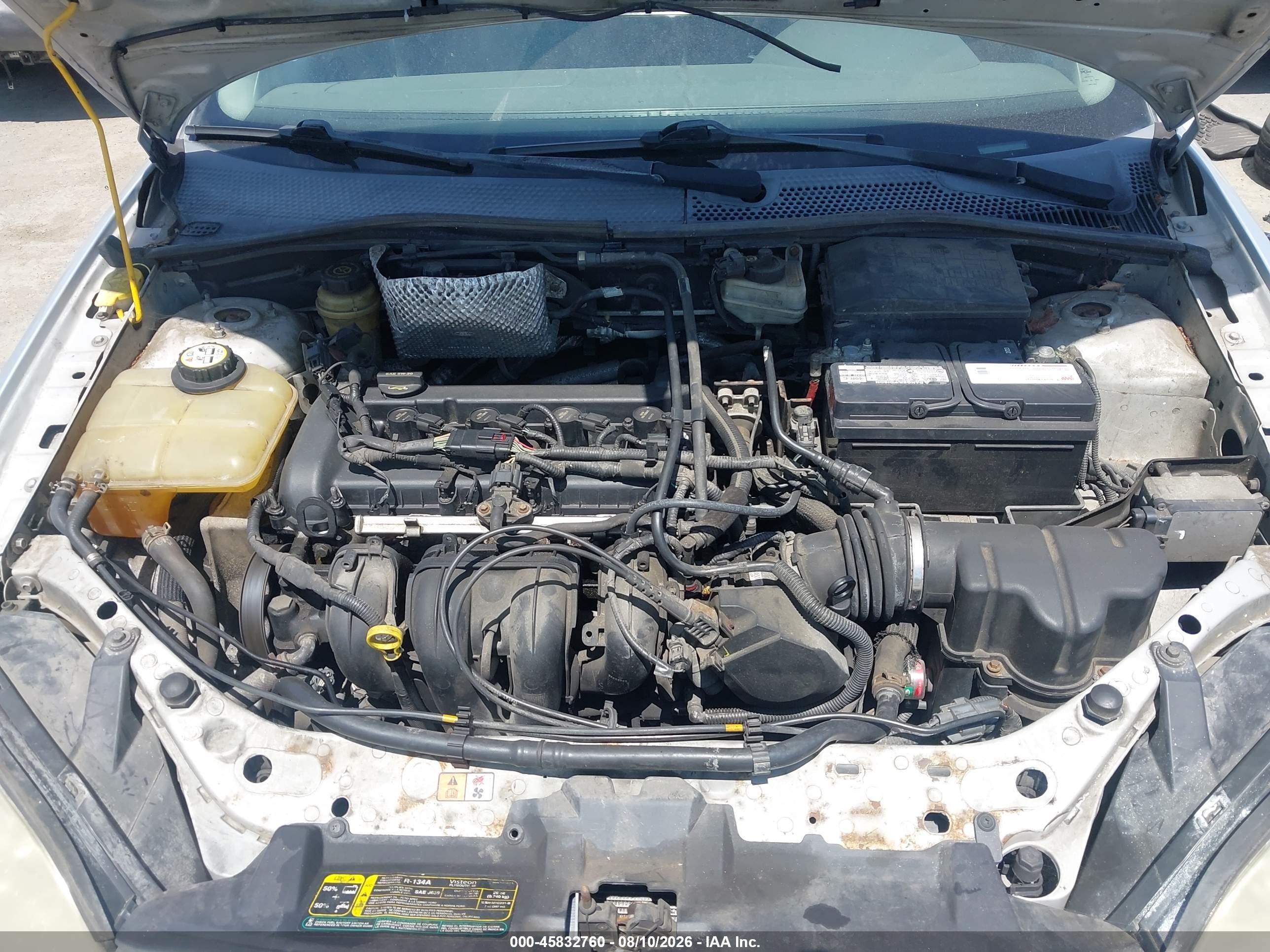 2005 Ford Focus Zx4 Silver vin: 1FAFP34N75W230044