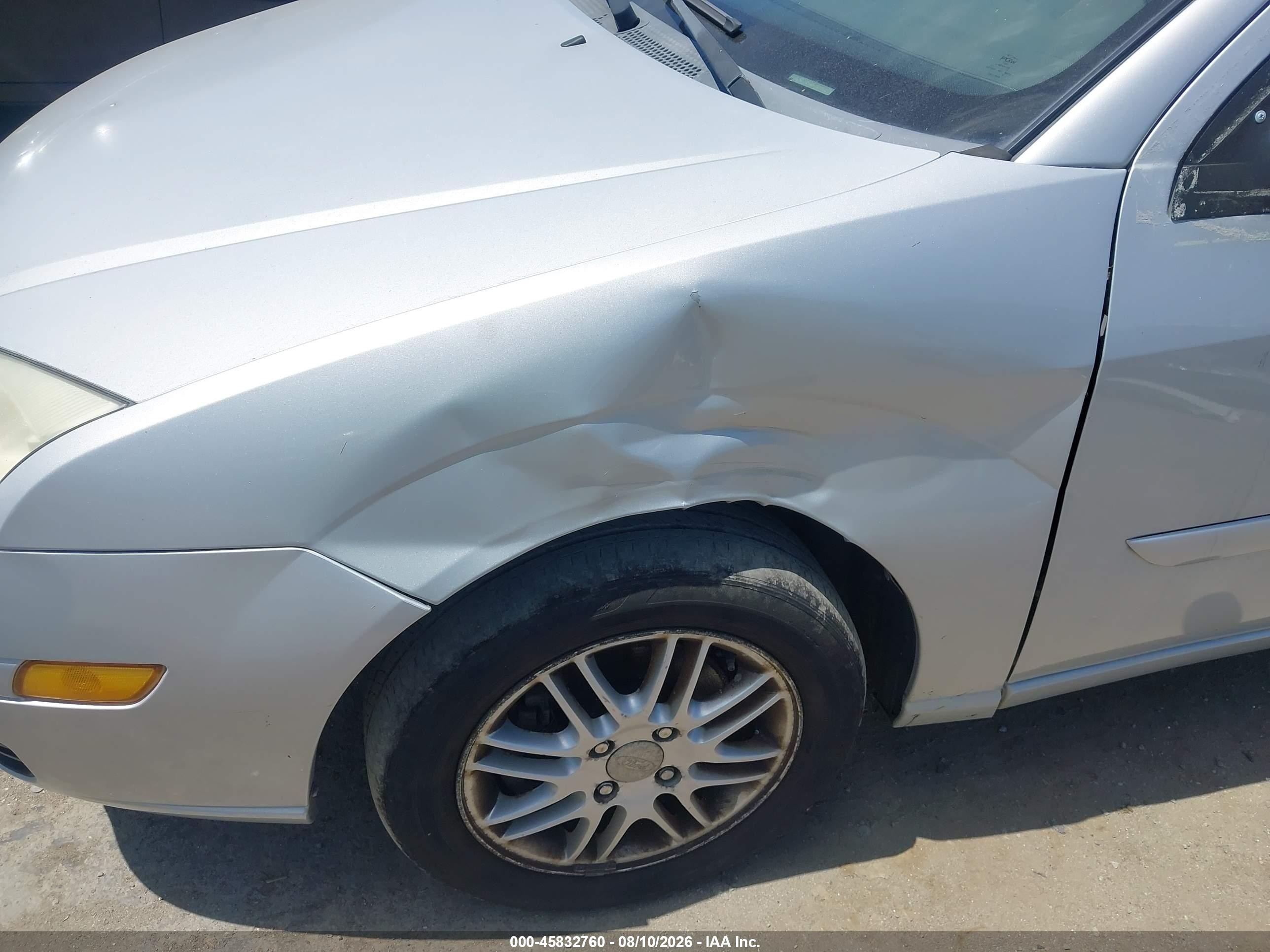 2005 Ford Focus Zx4 Silver vin: 1FAFP34N75W230044