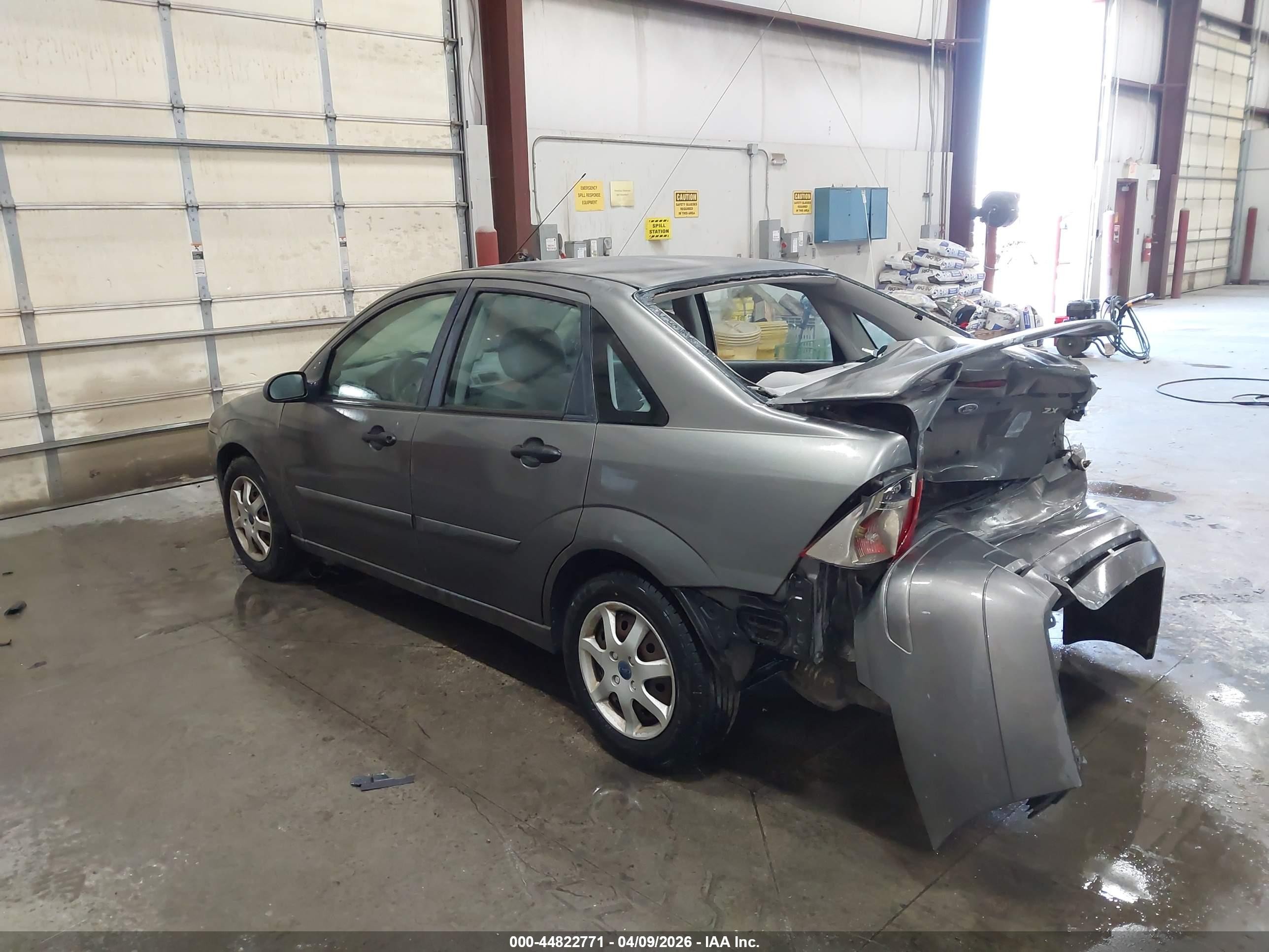 2005 Ford Focus Zx4 Gray vin: 1FAFP34N75W230304