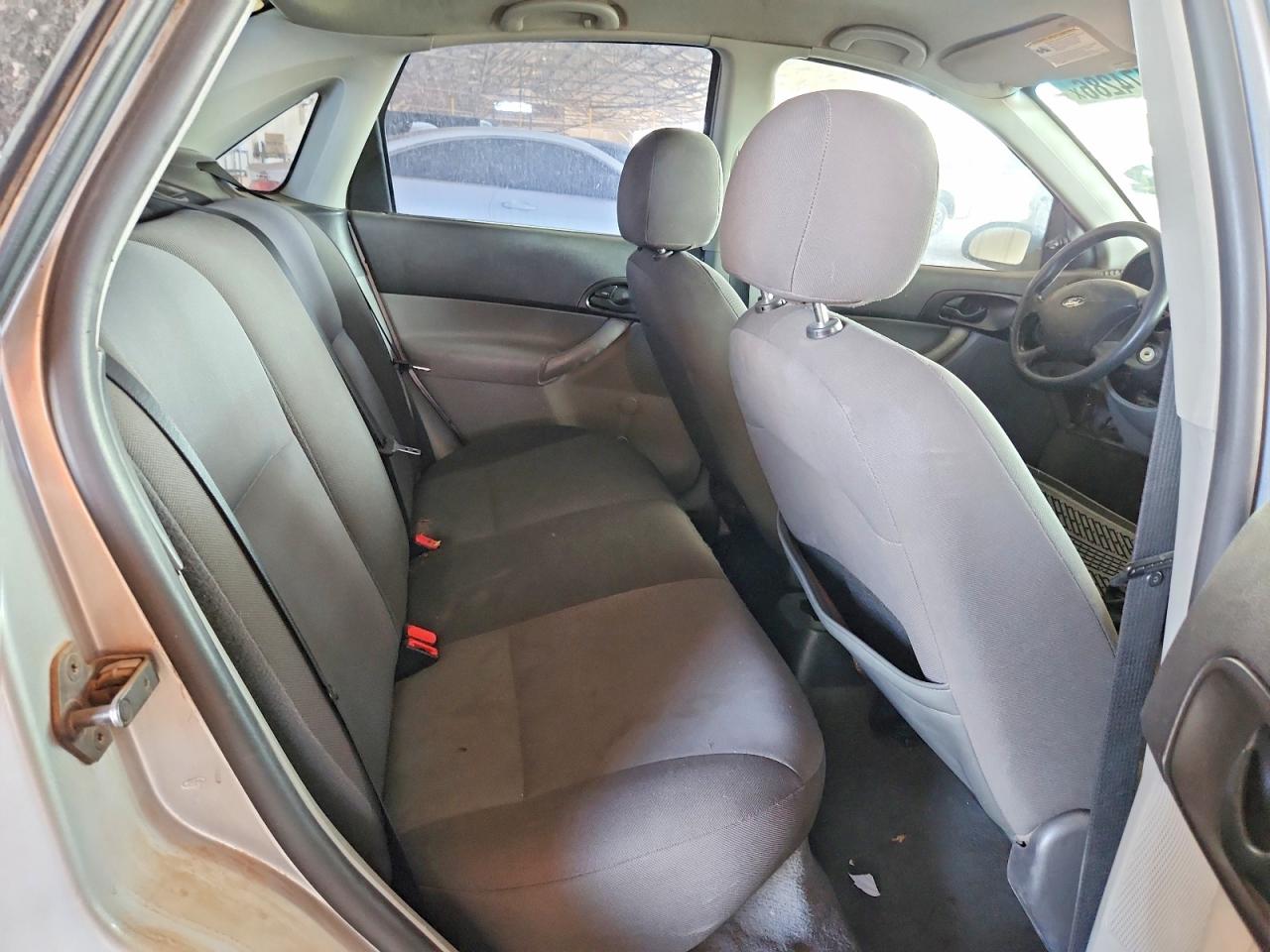 2006 Ford Focus Zx4 Silver vin: 1FAFP34N76W120189