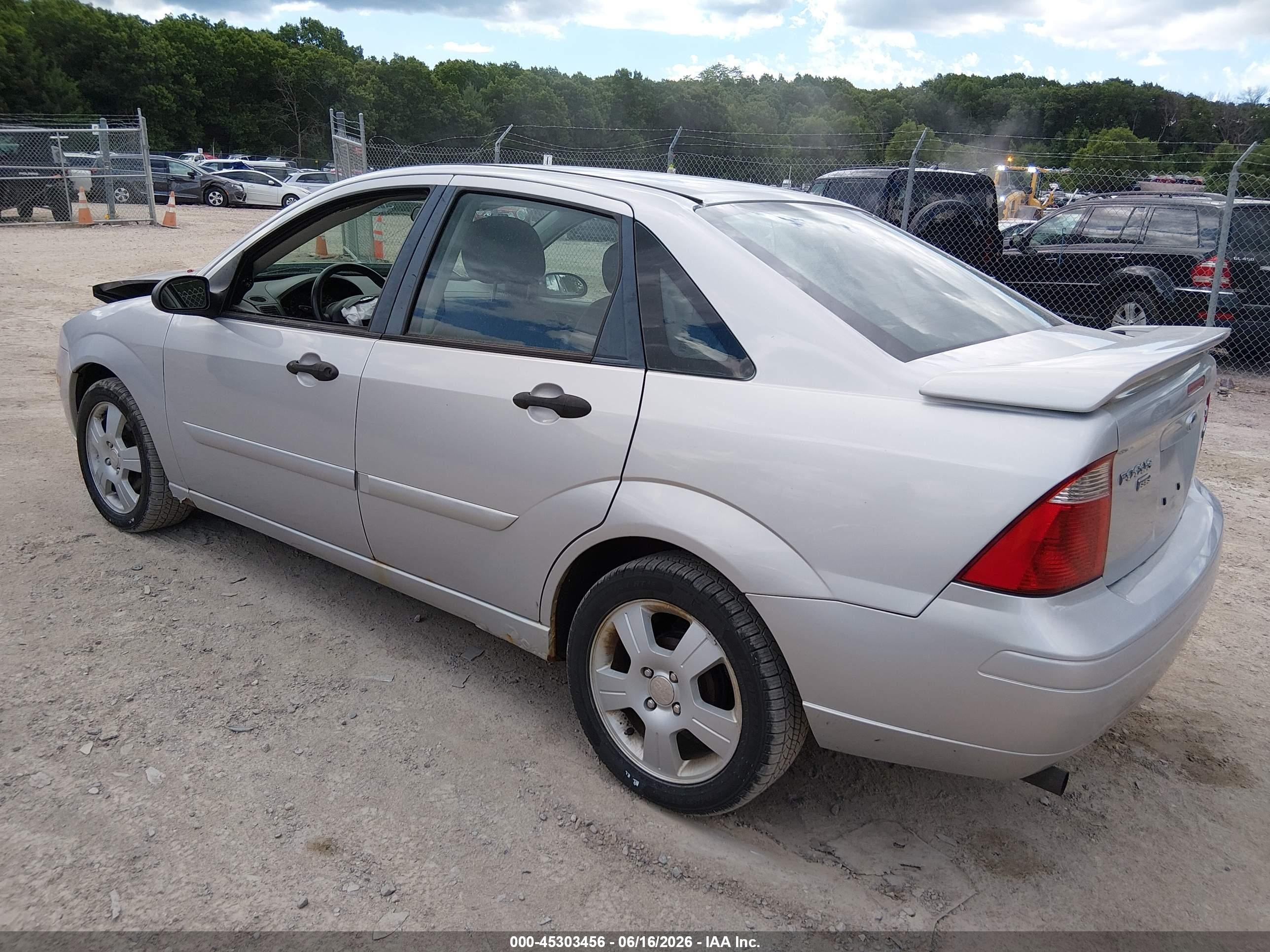 2006 Ford Focus Zx4 Silver vin: 1FAFP34N76W168307