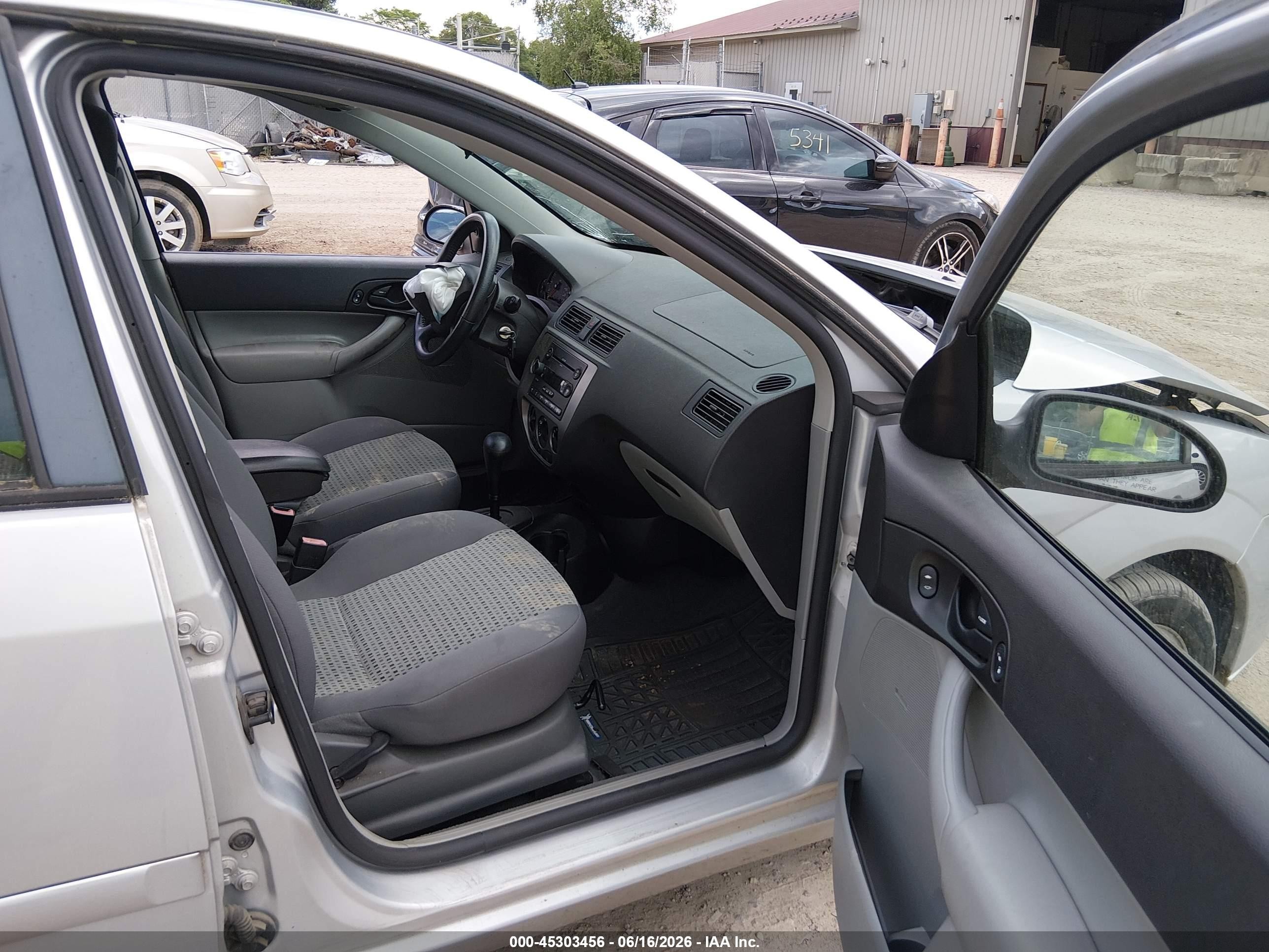 2006 Ford Focus Zx4 Silver vin: 1FAFP34N76W168307