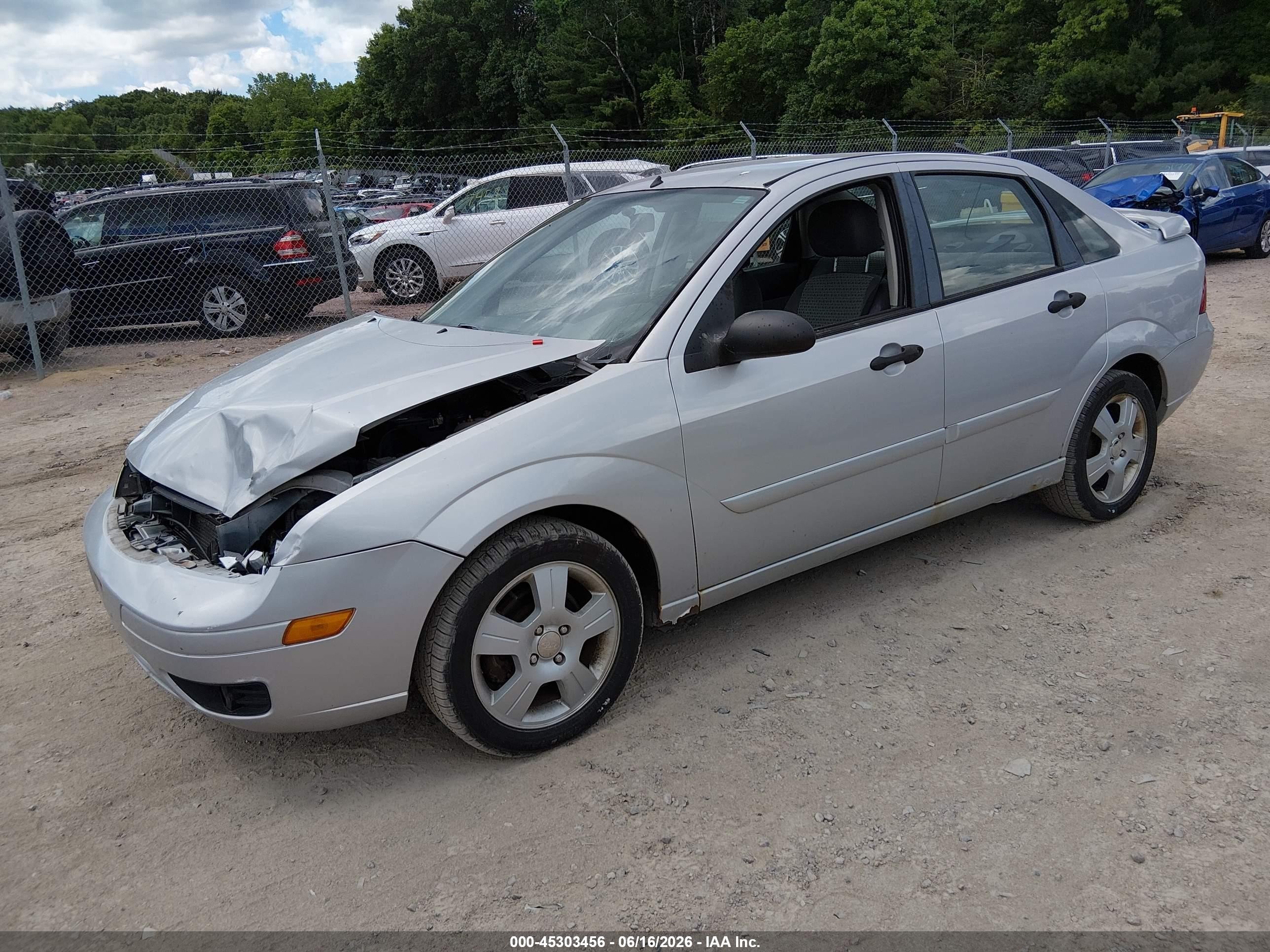 2006 Ford Focus Zx4 Silver vin: 1FAFP34N76W168307