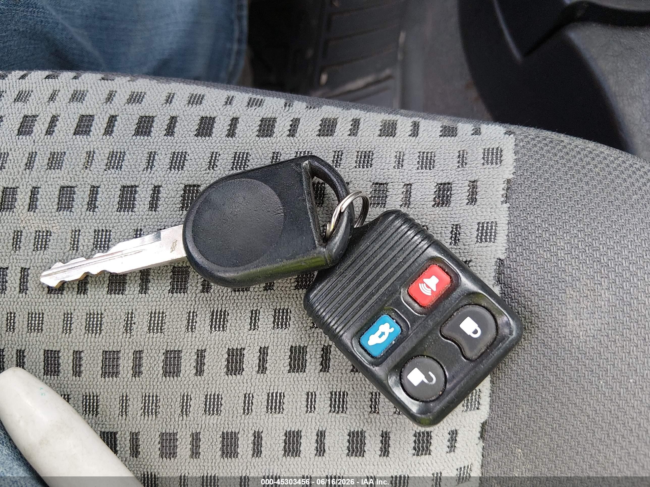 2006 Ford Focus Zx4 Silver vin: 1FAFP34N76W168307