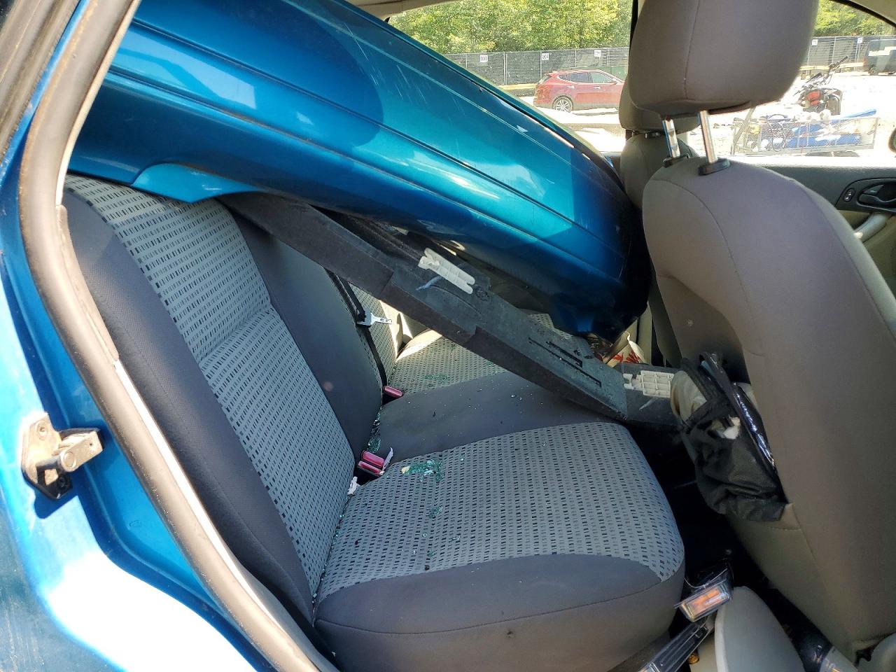 2007 Ford Focus Zx4 Blue vin: 1FAFP34N77W180202