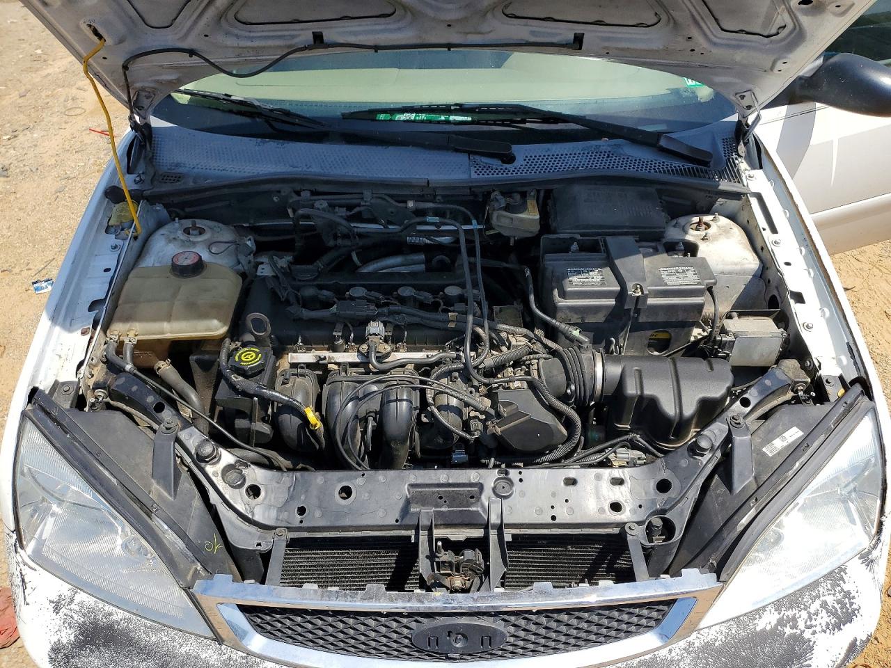 2007 Ford Focus Zx4 White vin: 1FAFP34N77W266805