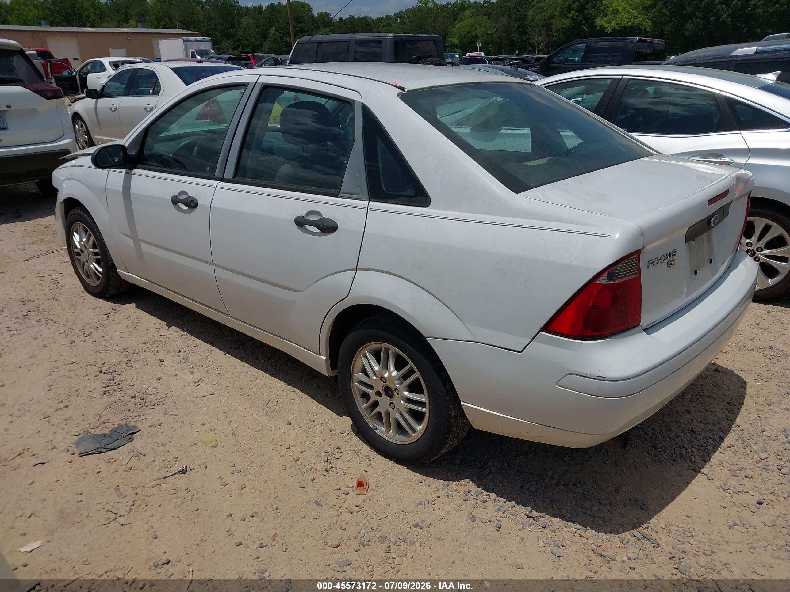 2007 Ford Focus S/se/ses White vin: 1FAFP34N77W366337