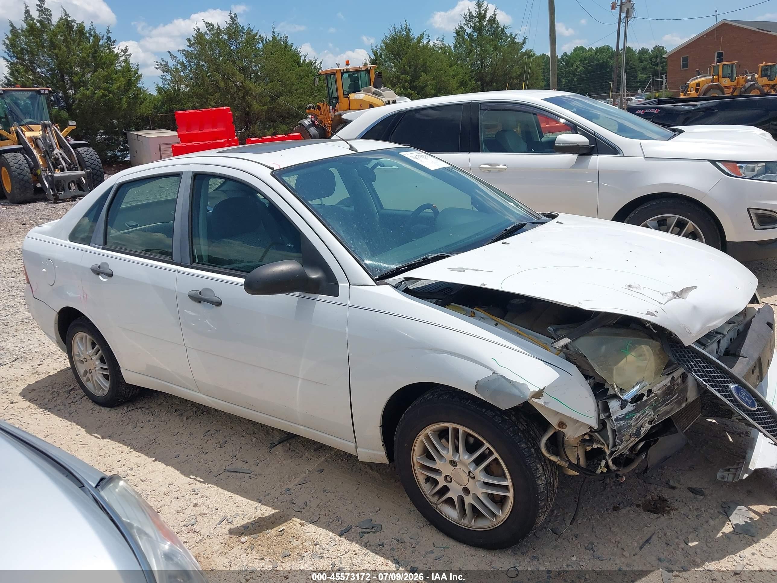 2007 Ford Focus S/se/ses White vin: 1FAFP34N77W366337