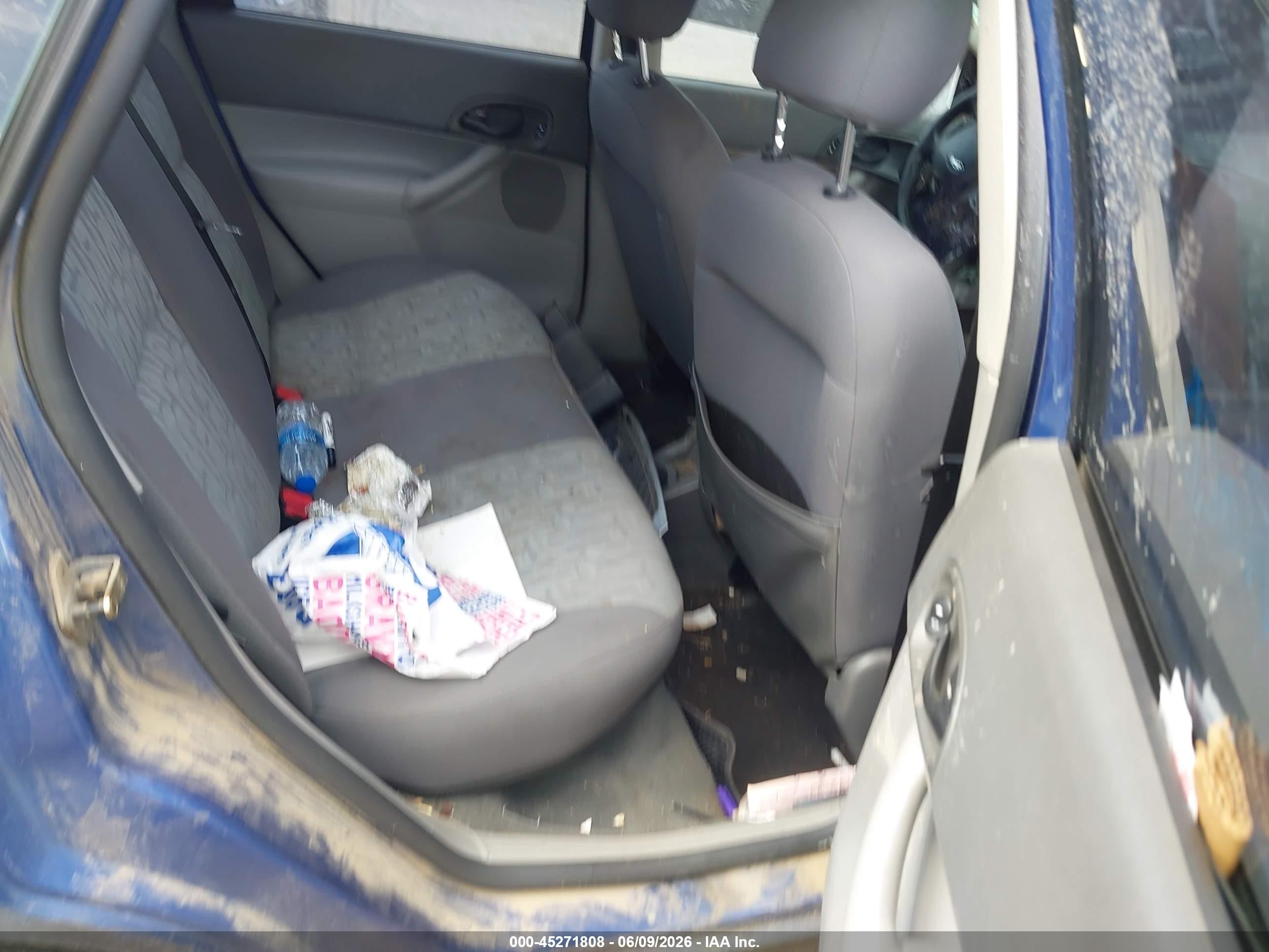 2005 Ford Focus Zx4 Blue vin: 1FAFP34N85W157766
