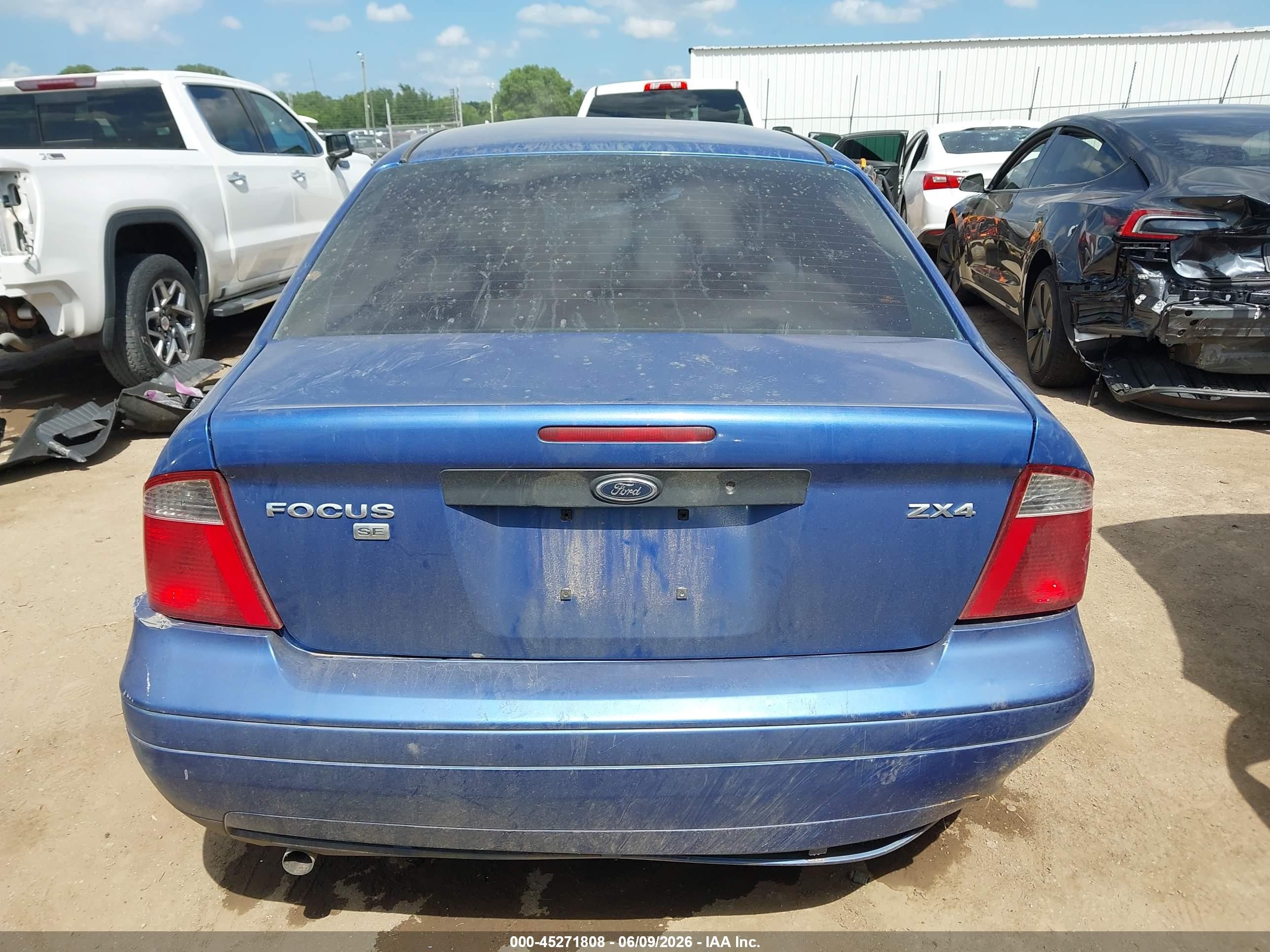 2005 Ford Focus Zx4 Blue vin: 1FAFP34N85W157766