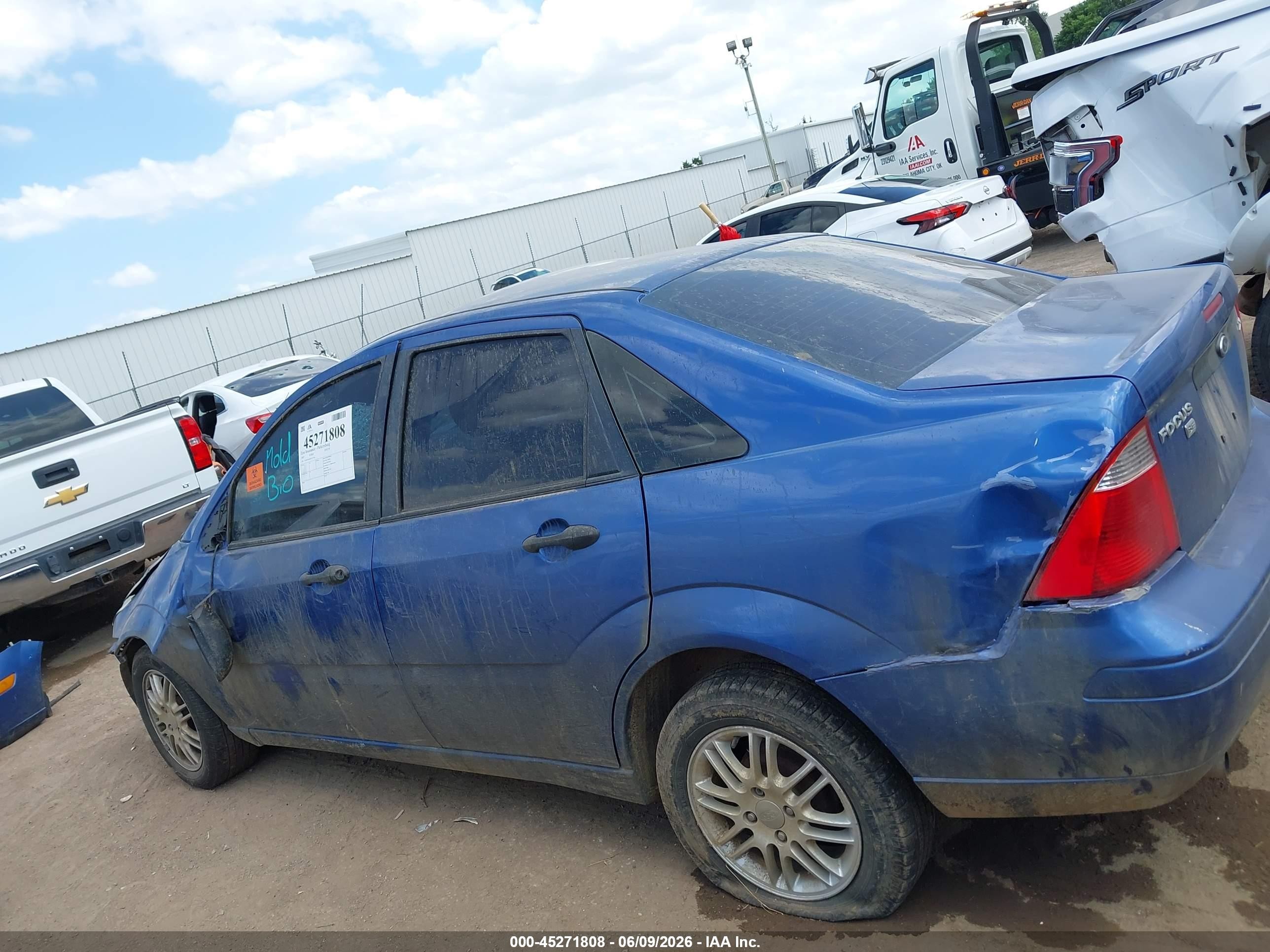 2005 Ford Focus Zx4 Blue vin: 1FAFP34N85W157766
