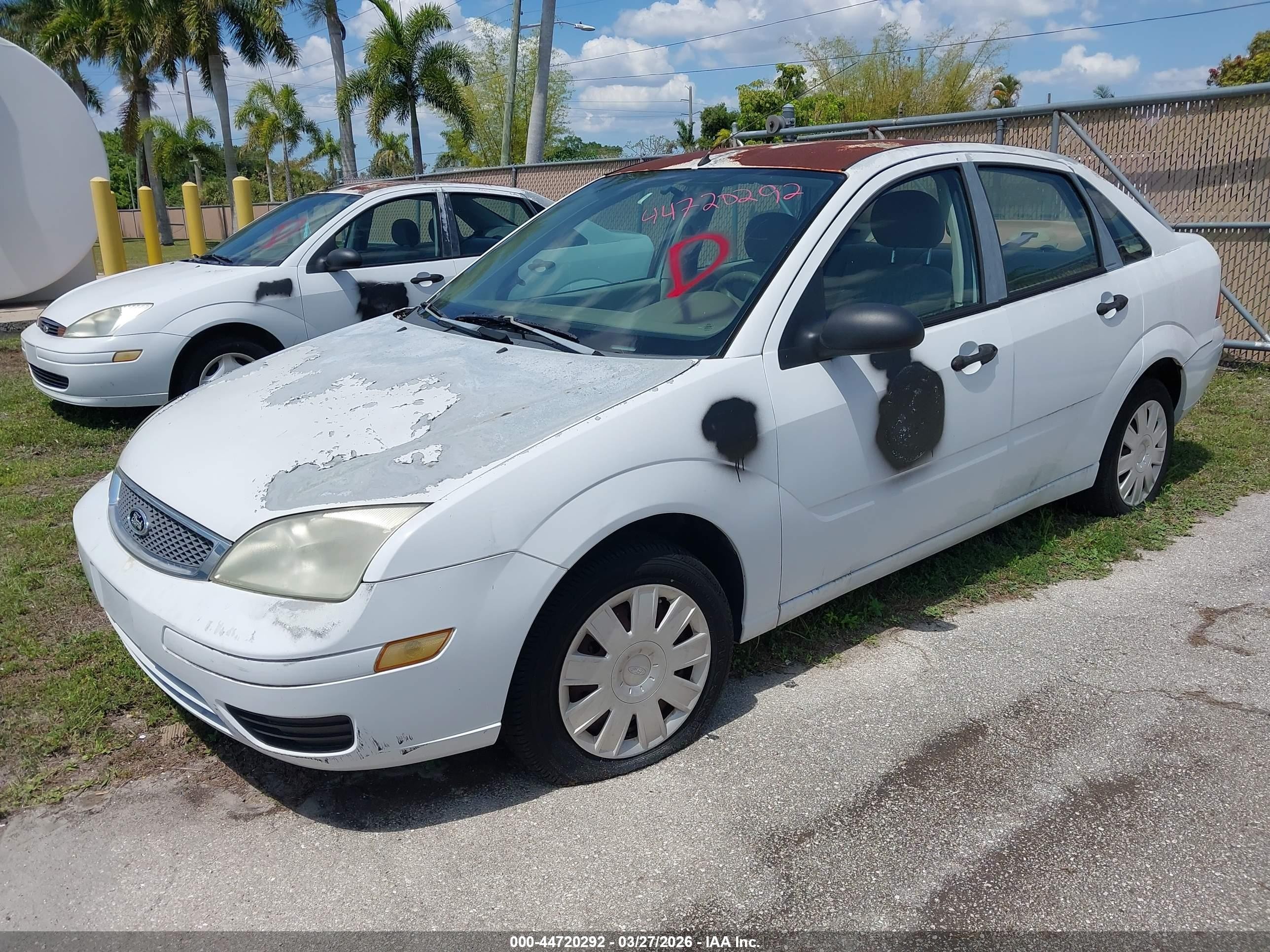 2005 Ford Focus Zx4 Белый vin: 1FAFP34N85W192047