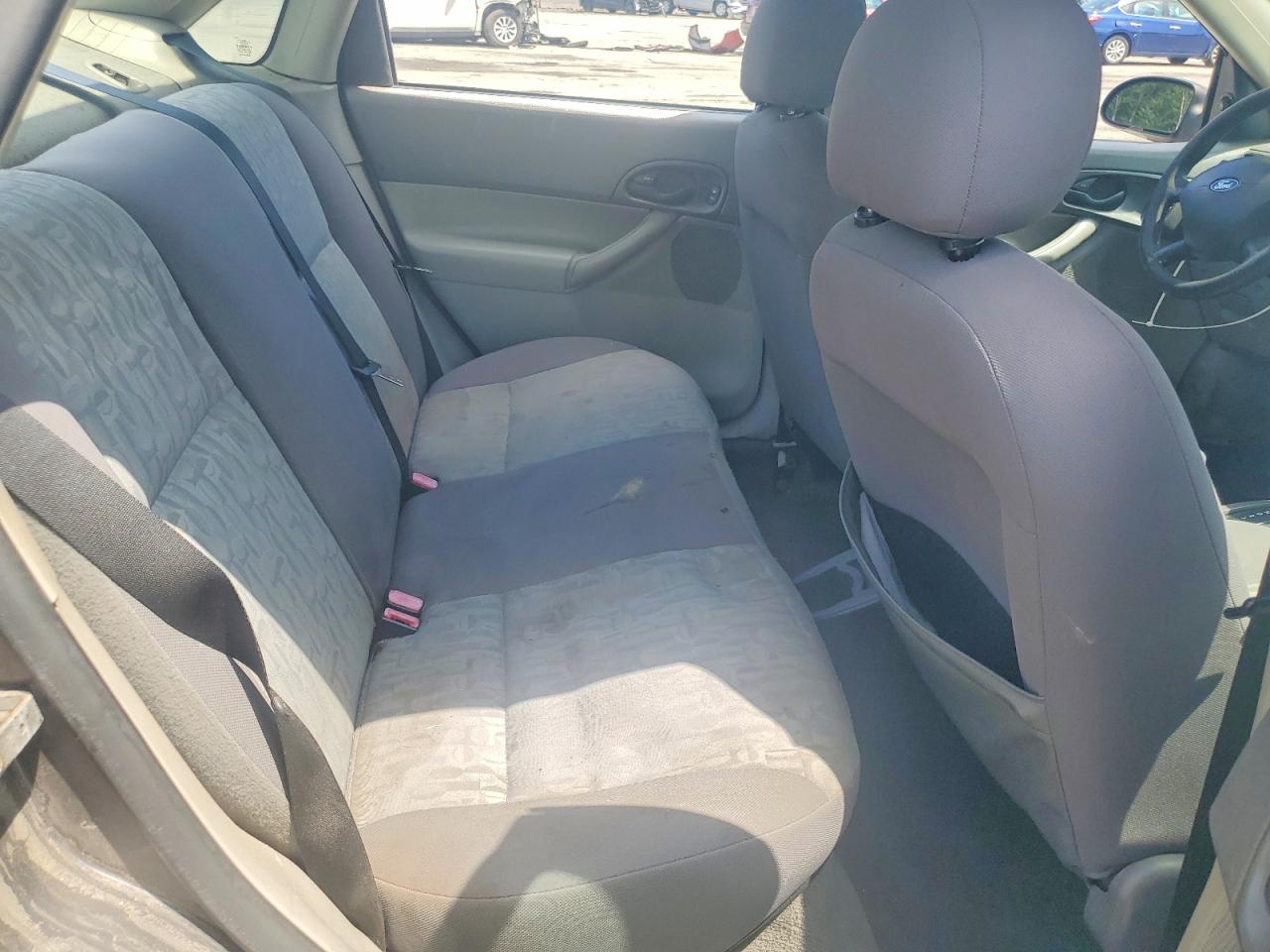 2005 Ford Focus Zx4 Gray vin: 1FAFP34N85W206822
