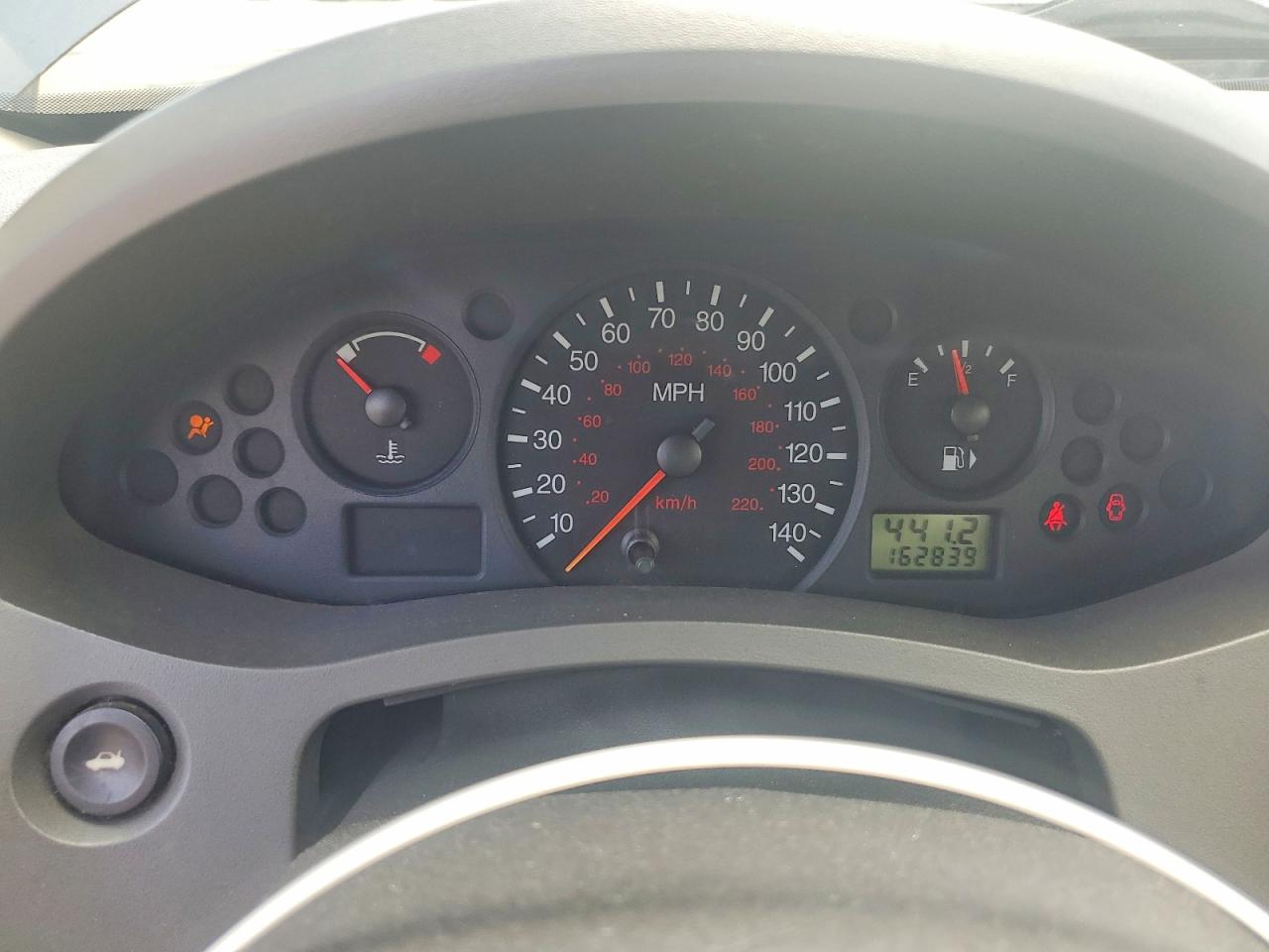 2005 Ford Focus Zx4 Gray vin: 1FAFP34N85W206822
