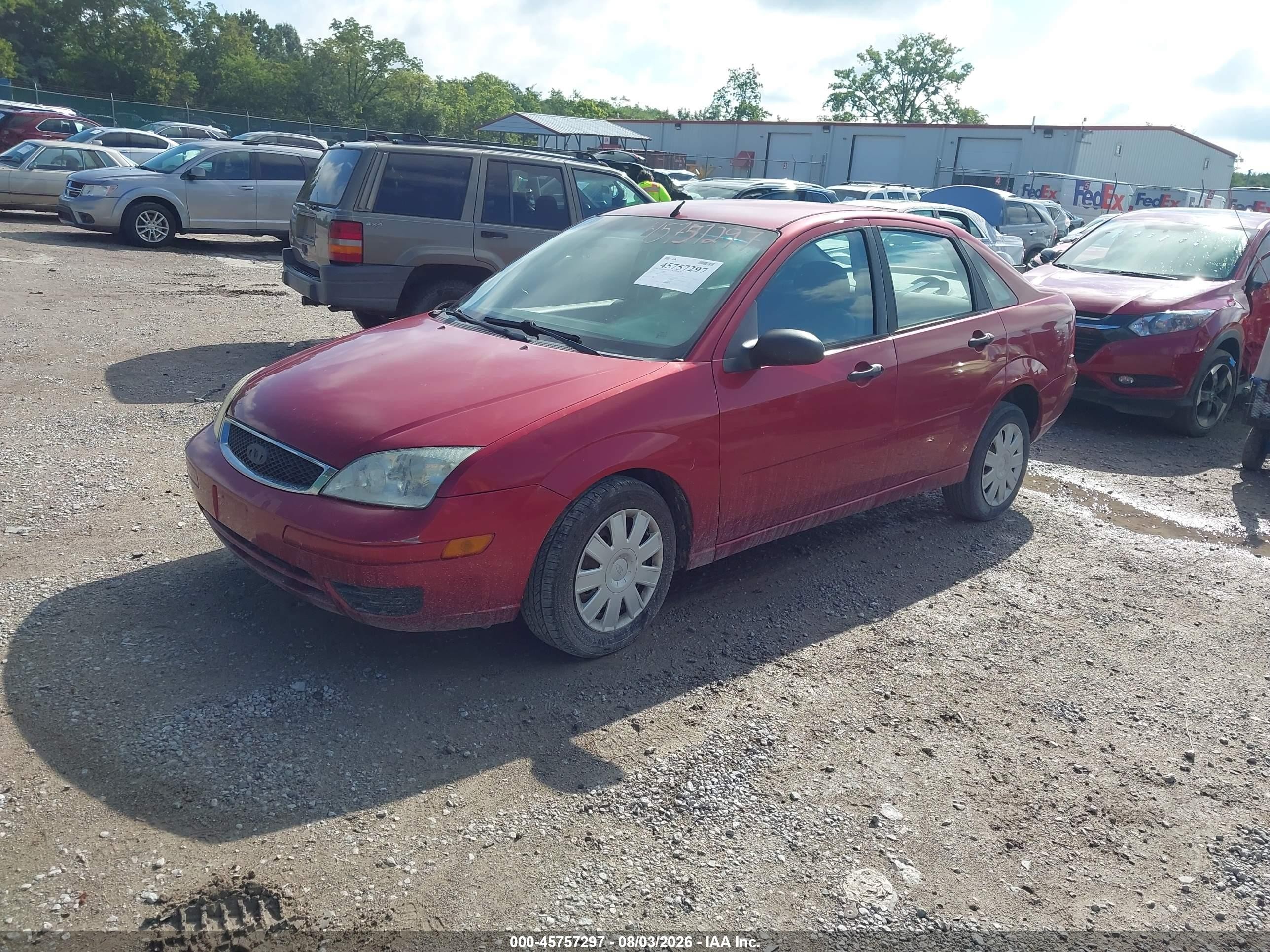 2005 Ford Focus Zx4 Red vin: 1FAFP34N85W307472