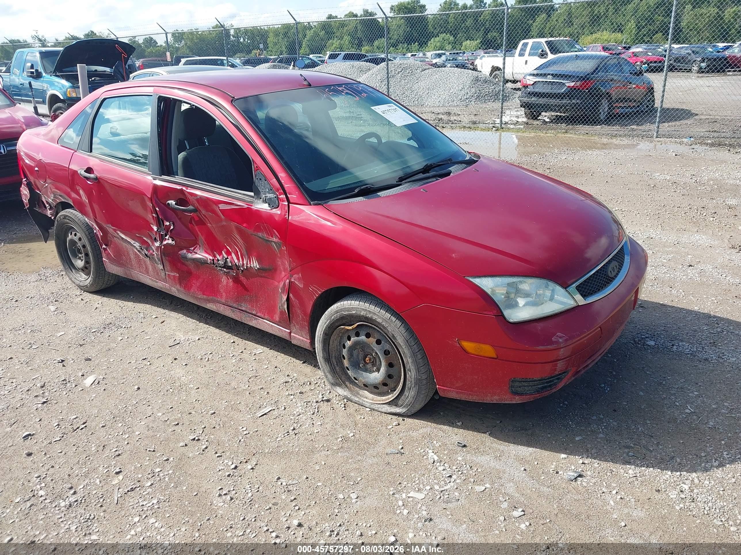 2005 Ford Focus Zx4 Red vin: 1FAFP34N85W307472
