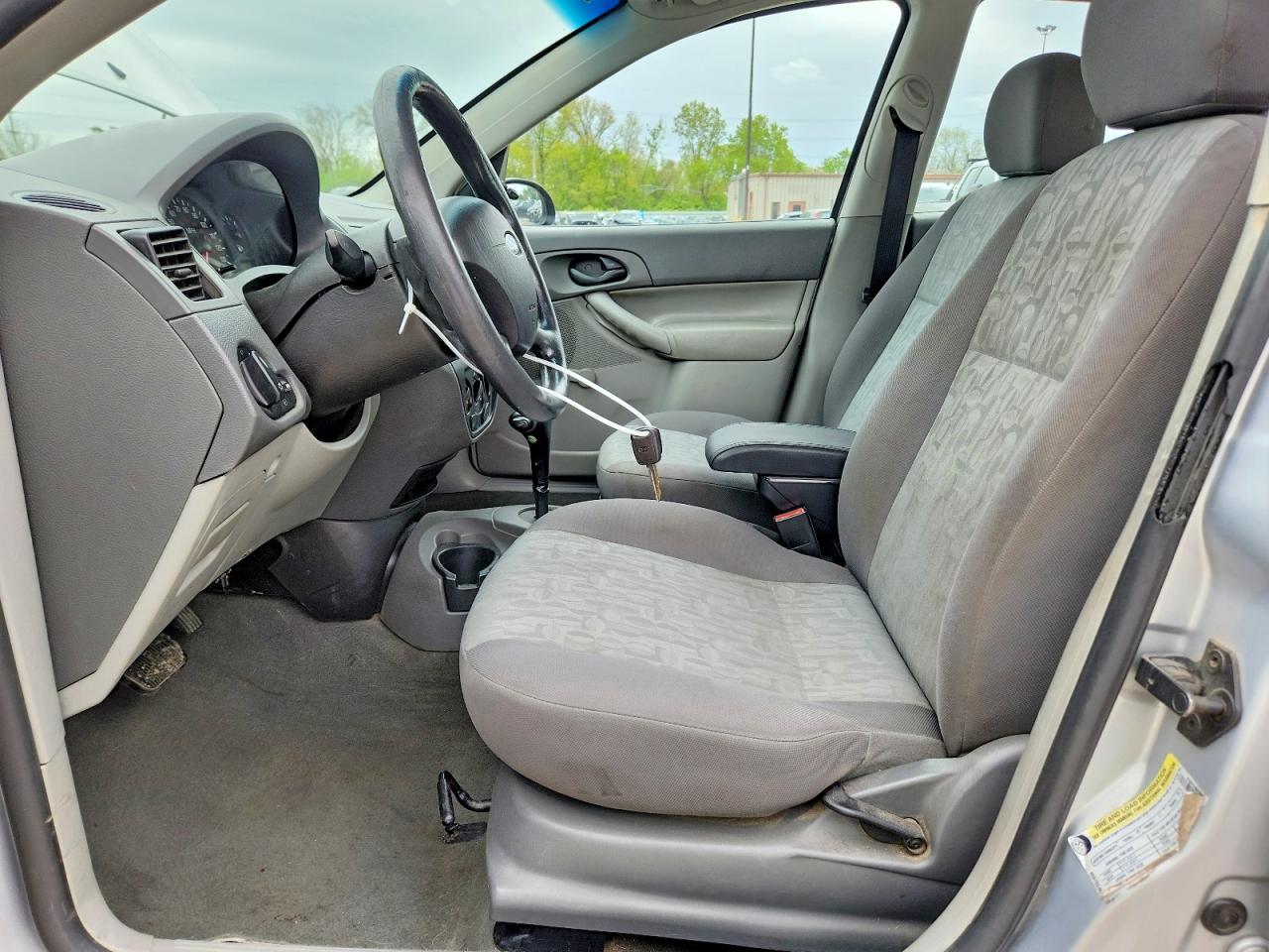 2005 Ford Focus Zx4 Silver vin: 1FAFP34N85W316625