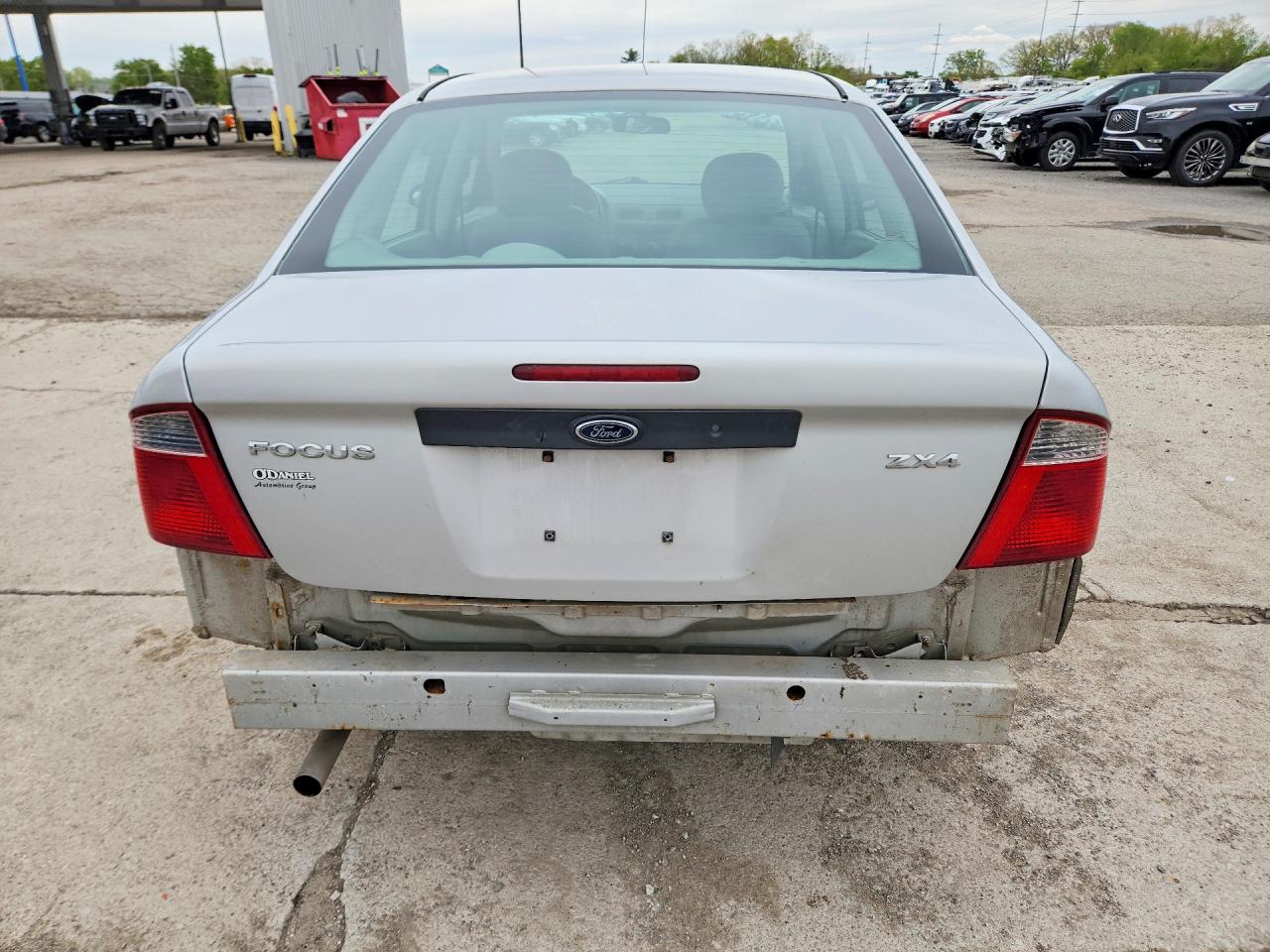 2005 Ford Focus Zx4 Silver vin: 1FAFP34N85W316625