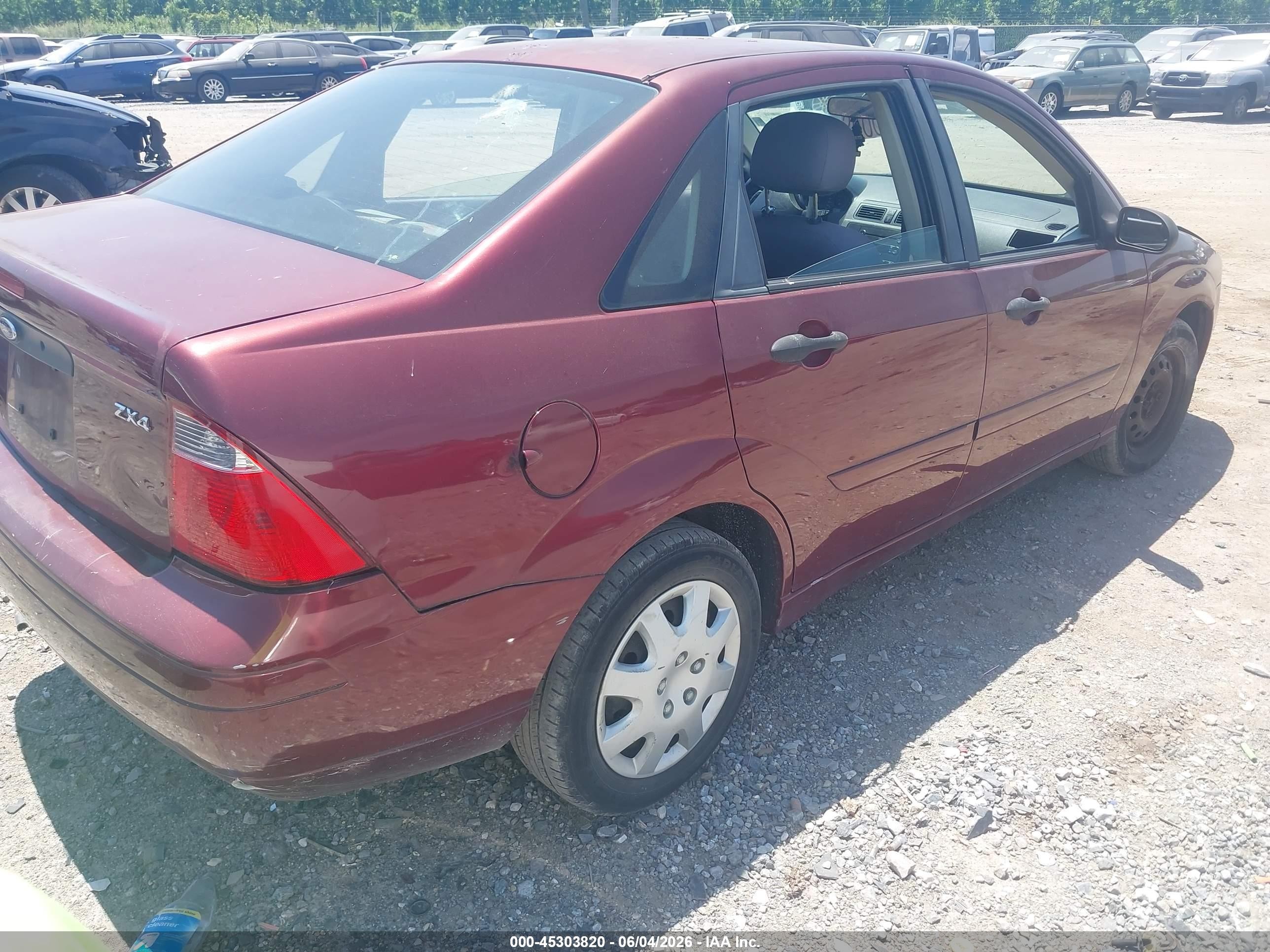 2006 Ford Focus Zx4 Red vin: 1FAFP34N86W151239
