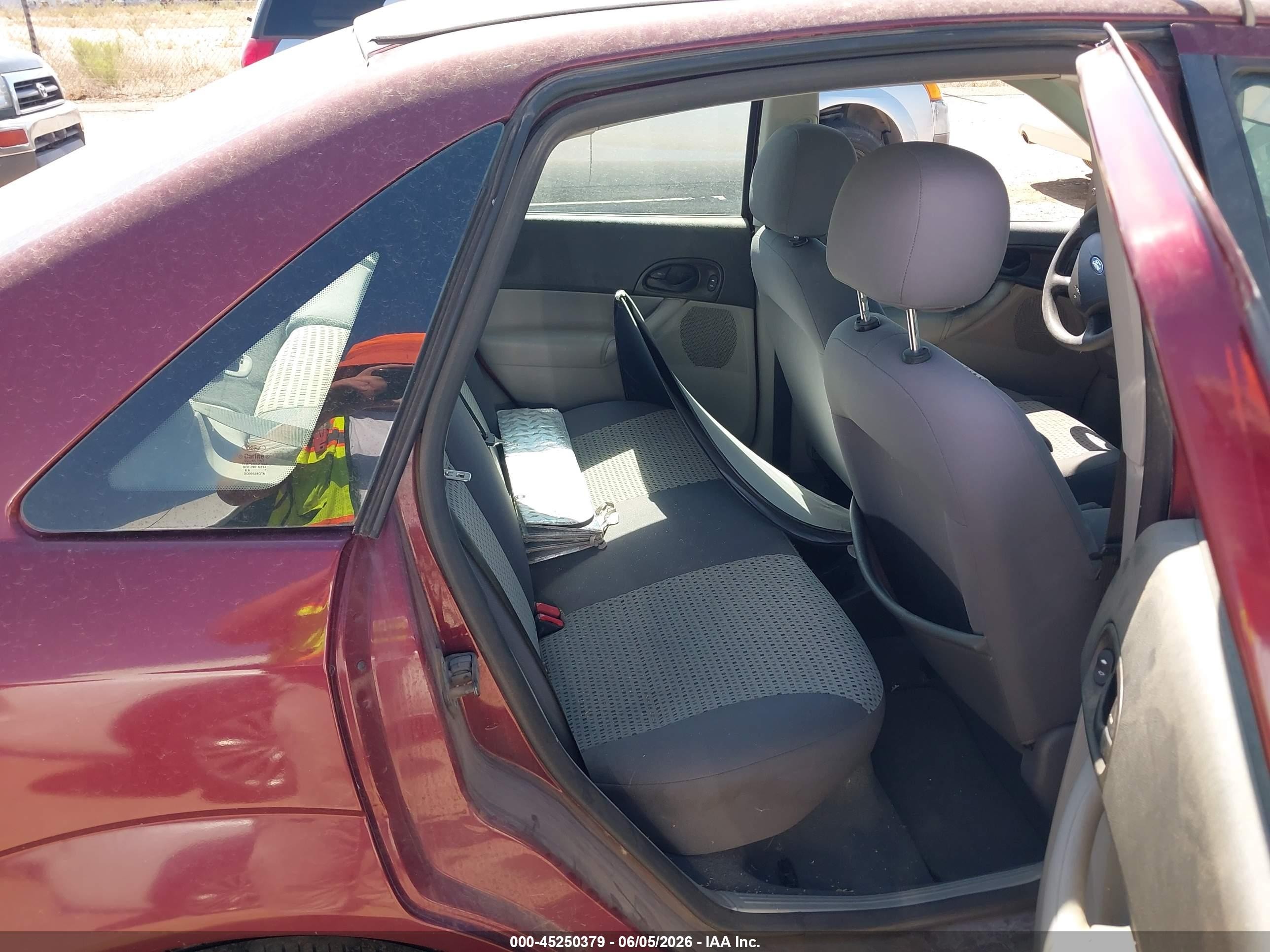 2007 Ford Focus Zx4/s/se/ses Maroon vin: 1FAFP34N87W271009