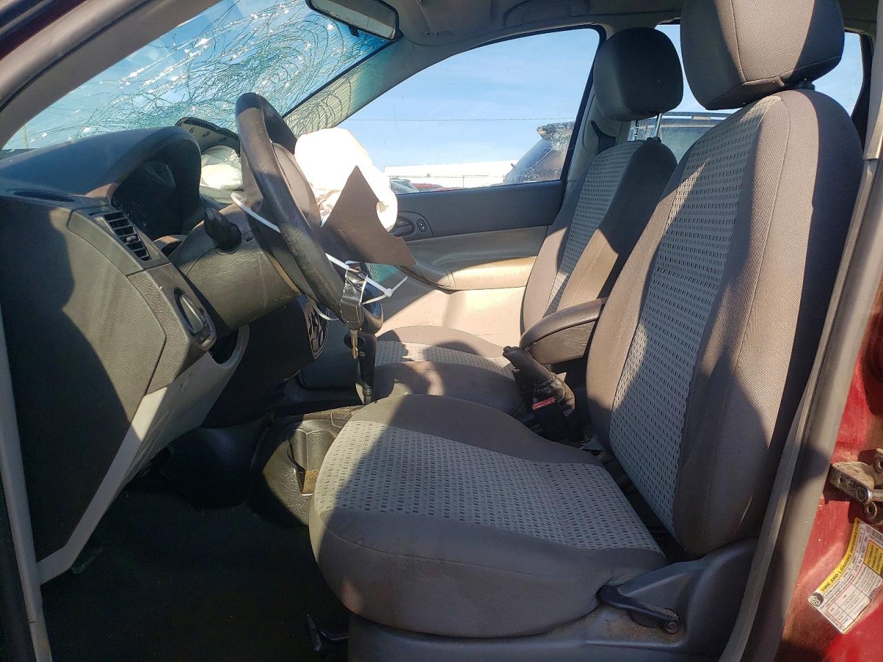 2007 Ford Focus Zx4 Maroon vin: 1FAFP34N87W294306