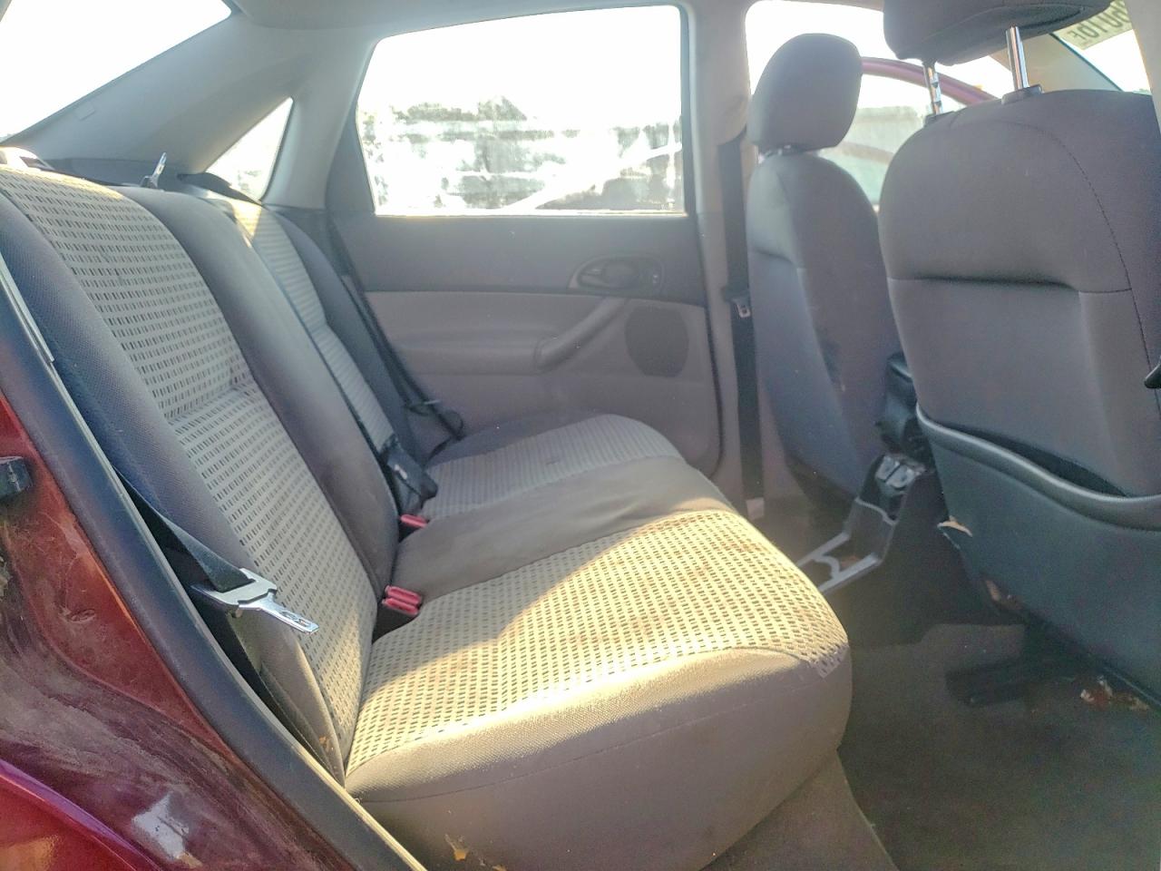 2007 Ford Focus Zx4 Maroon vin: 1FAFP34N87W294306