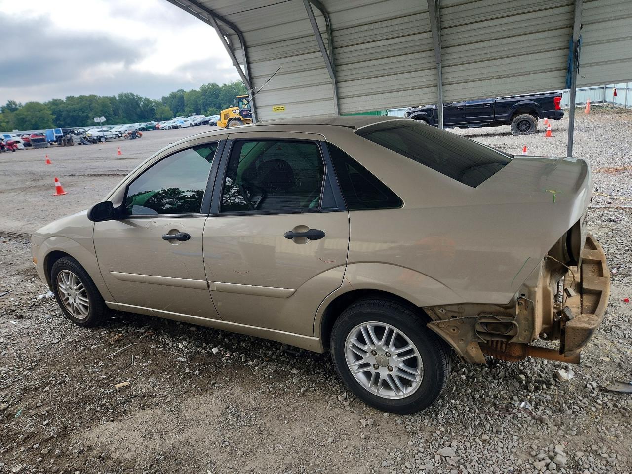 2007 Ford Focus Zx4 Cream vin: 1FAFP34N87W301870