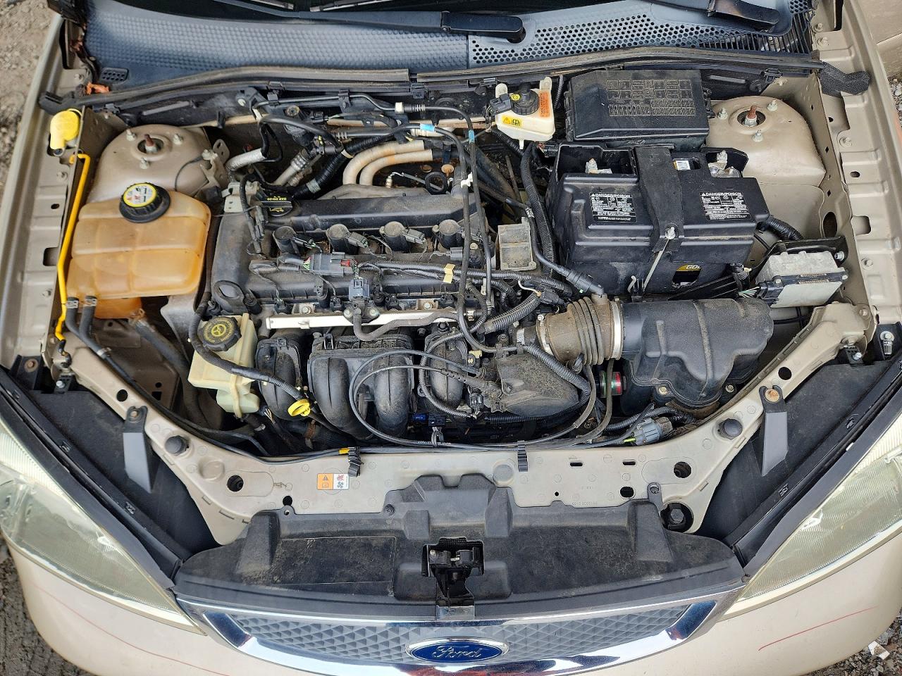 2007 Ford Focus Zx4 Cream vin: 1FAFP34N87W301870