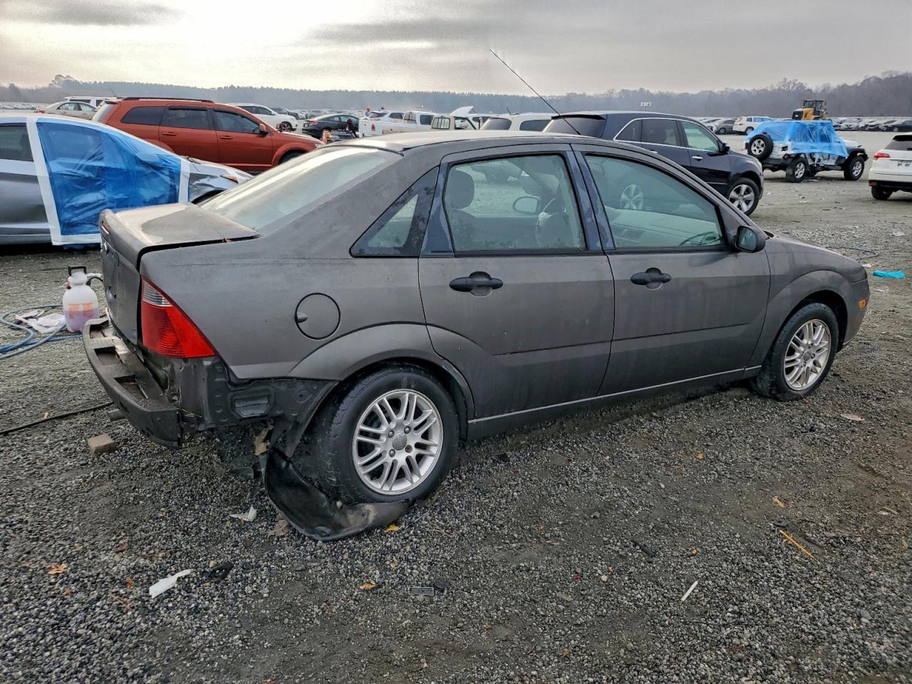 2007 Ford Focus Zx4 Gray vin: 1FAFP34N87W366363