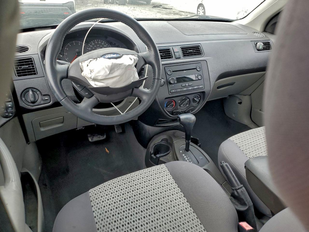 2007 Ford Focus Zx4 Gray vin: 1FAFP34N87W366363