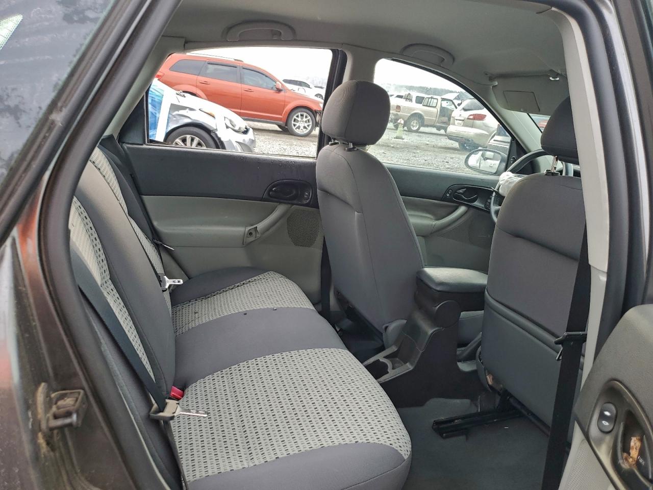 2007 Ford Focus Zx4 Gray vin: 1FAFP34N87W366363